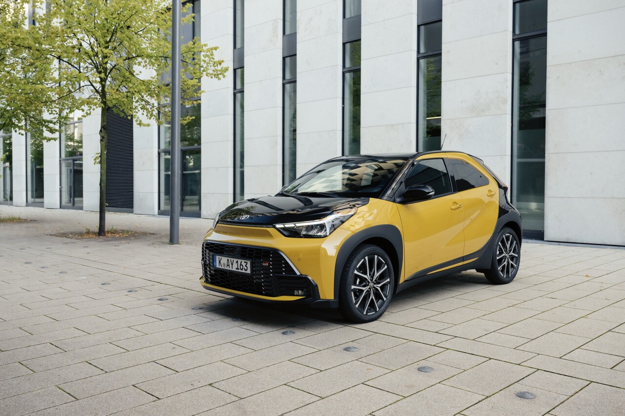 Toyota Aygo X, la full hybrid su strada