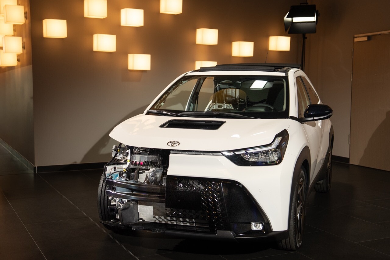 Toyota Aygo X, la full hybrid su strada