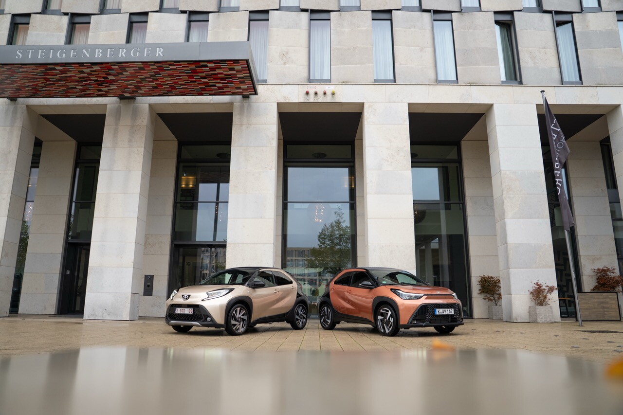 Toyota Aygo X, la full hybrid su strada