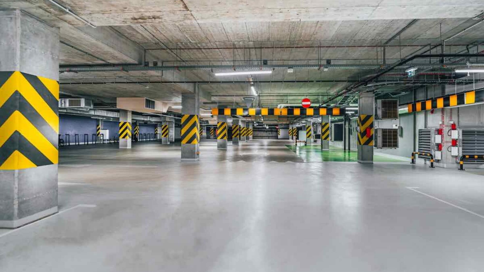 Milano, la ztl del Quadrilatero affossa le autorimesse