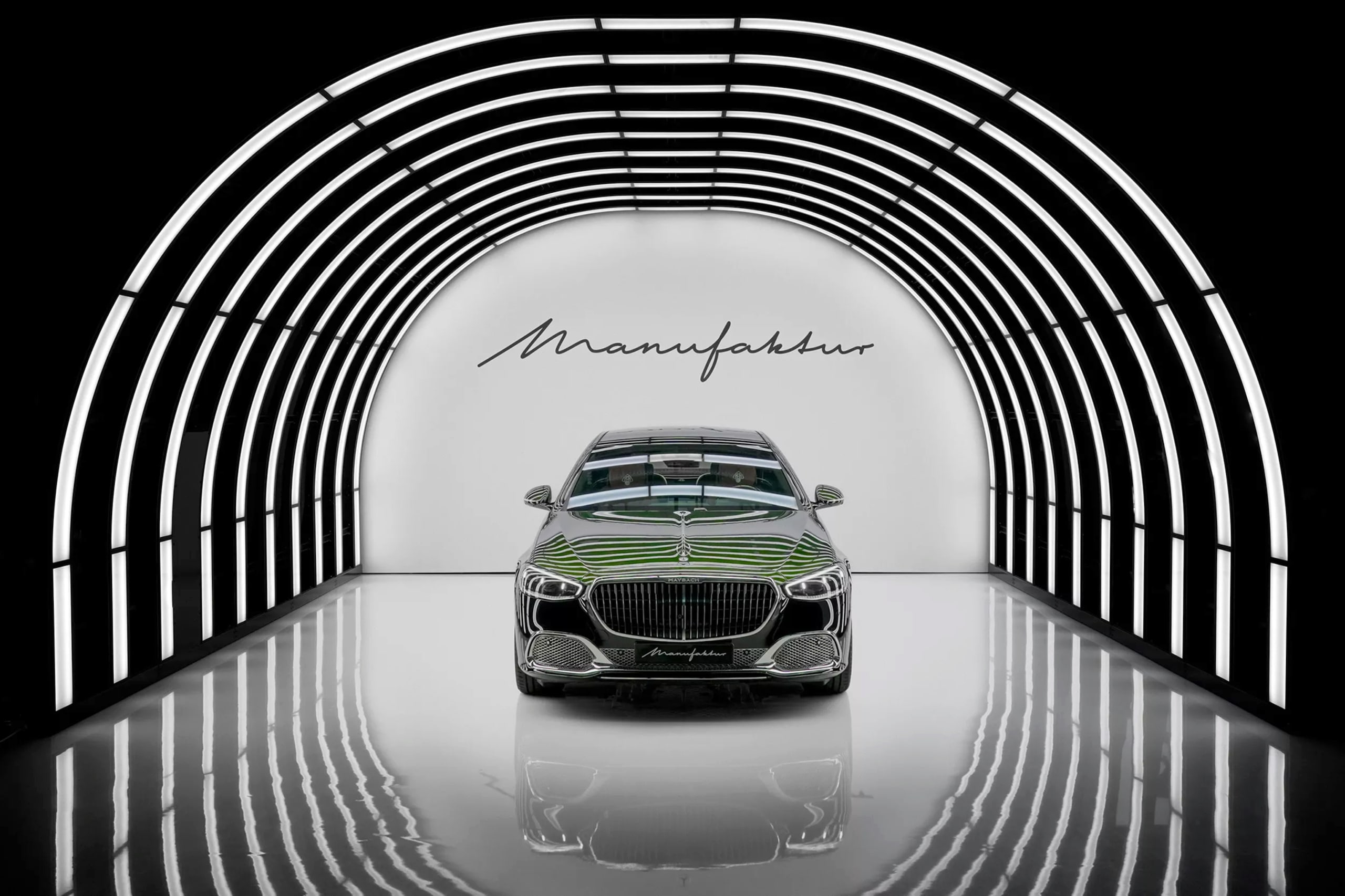 Le foto dell'esclusiva Mercedes-Maybach V12  