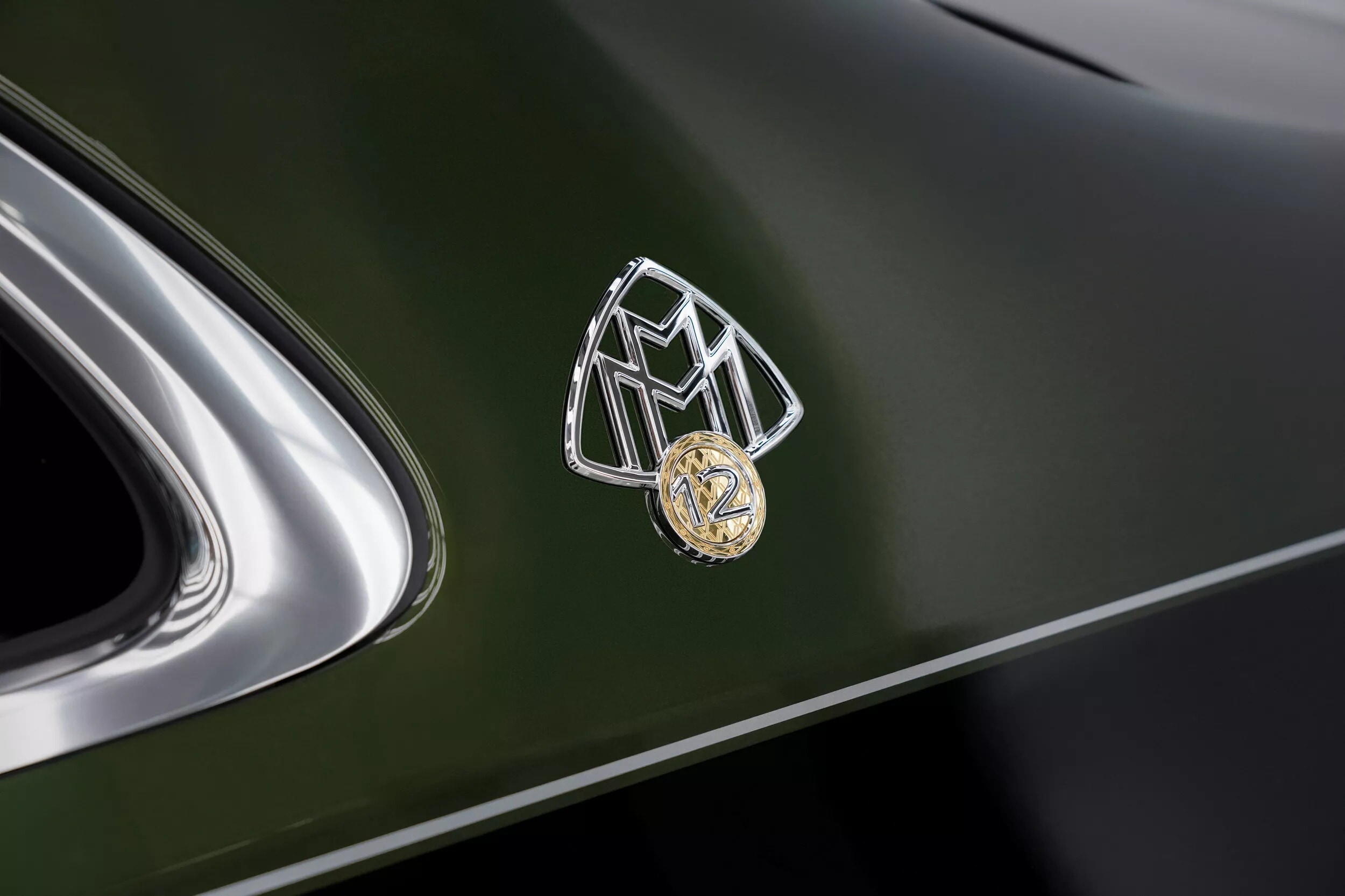 Le foto dell'esclusiva Mercedes-Maybach V12  