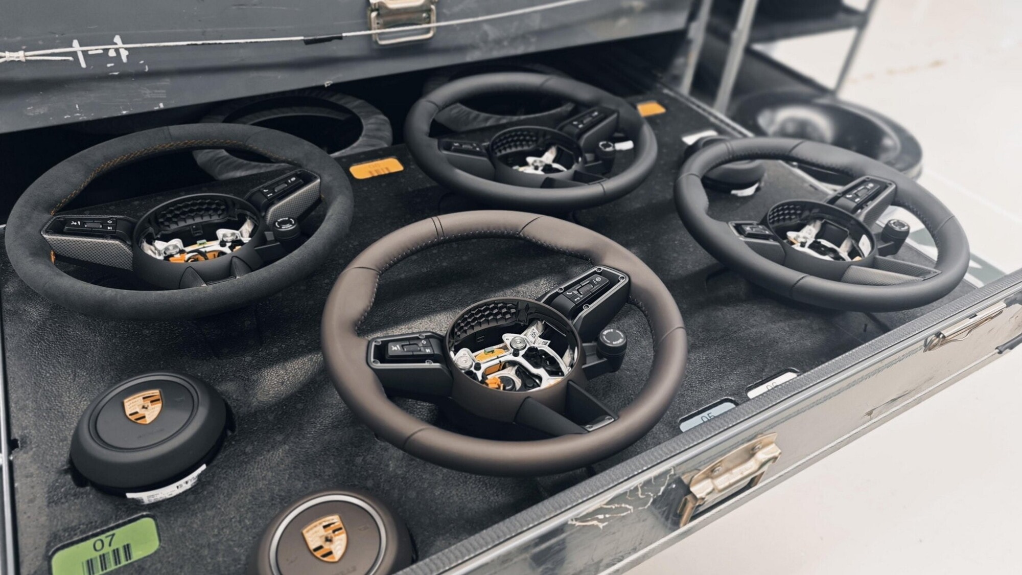 Porsche, BASF e BEST: successo nel progetto pilota di riciclo chimico per veicoli a fine vita