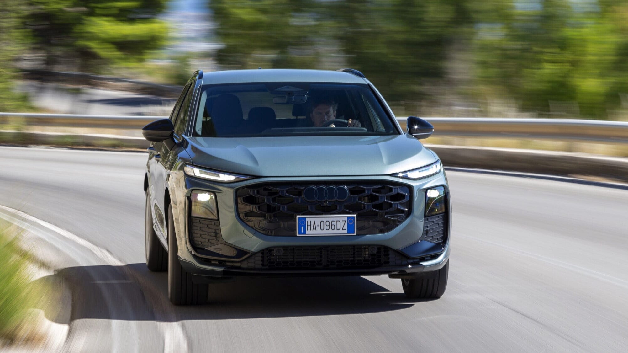 Audi Q3, tecnologica e tutta nuova: com'è fatto e come va il best seller dei Quattro Anelli