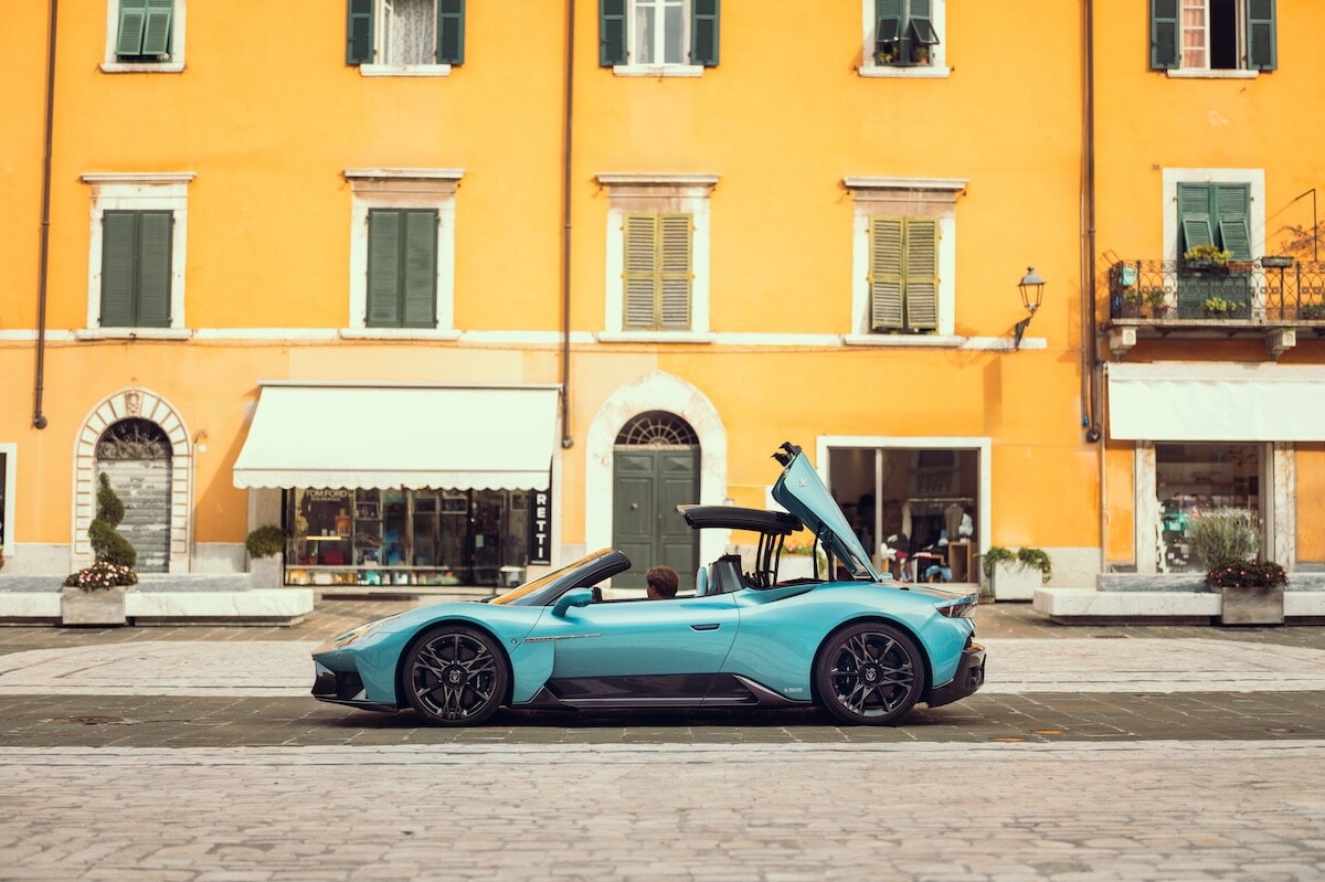 Maserati MCPura e MCPura Cielo su strada