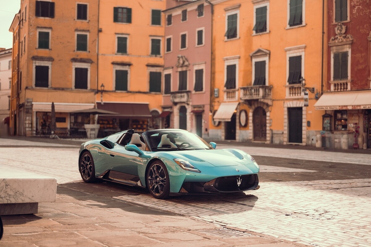 Maserati MCPura e MCPura Cielo su strada
