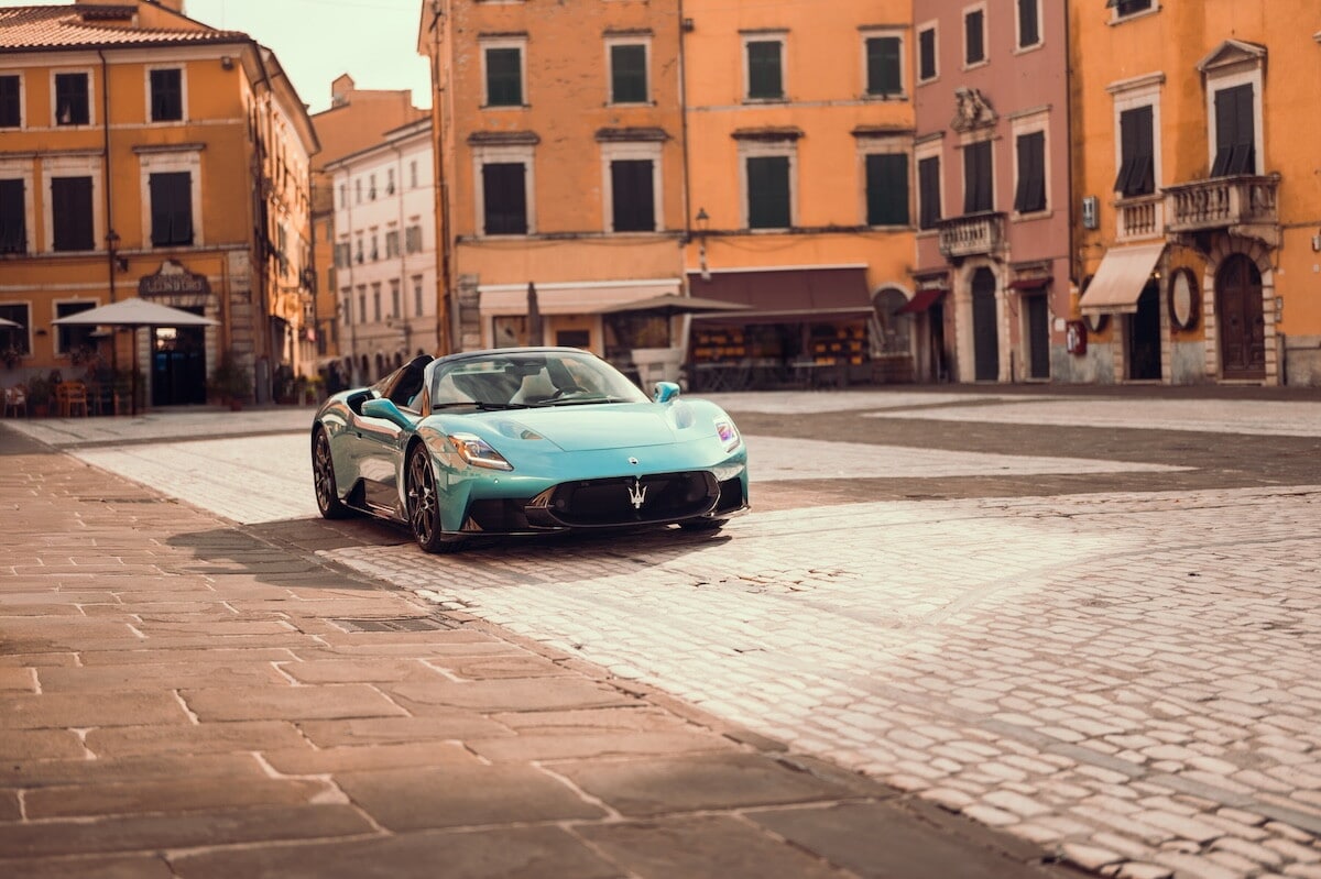 Maserati MCPura e MCPura Cielo su strada