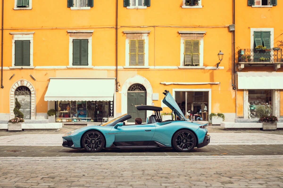 Maserati MCPura e MCPura Cielo su strada