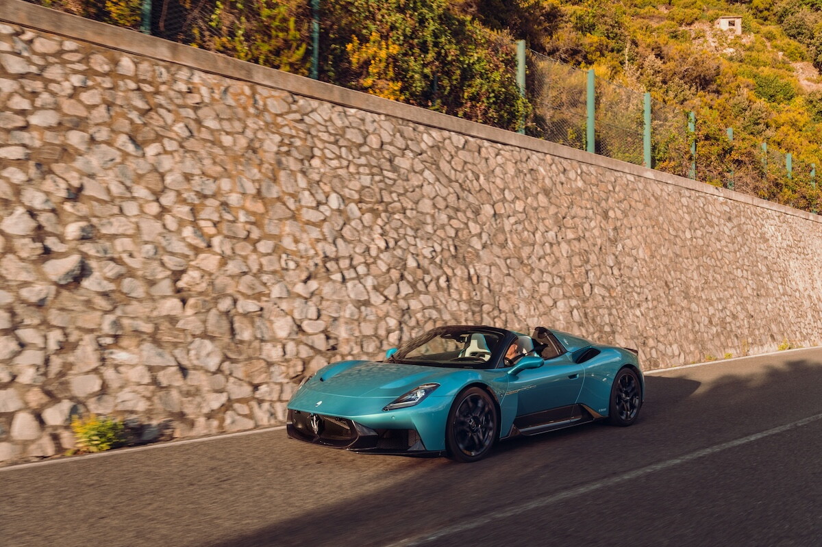 Maserati MCPura e MCPura Cielo su strada