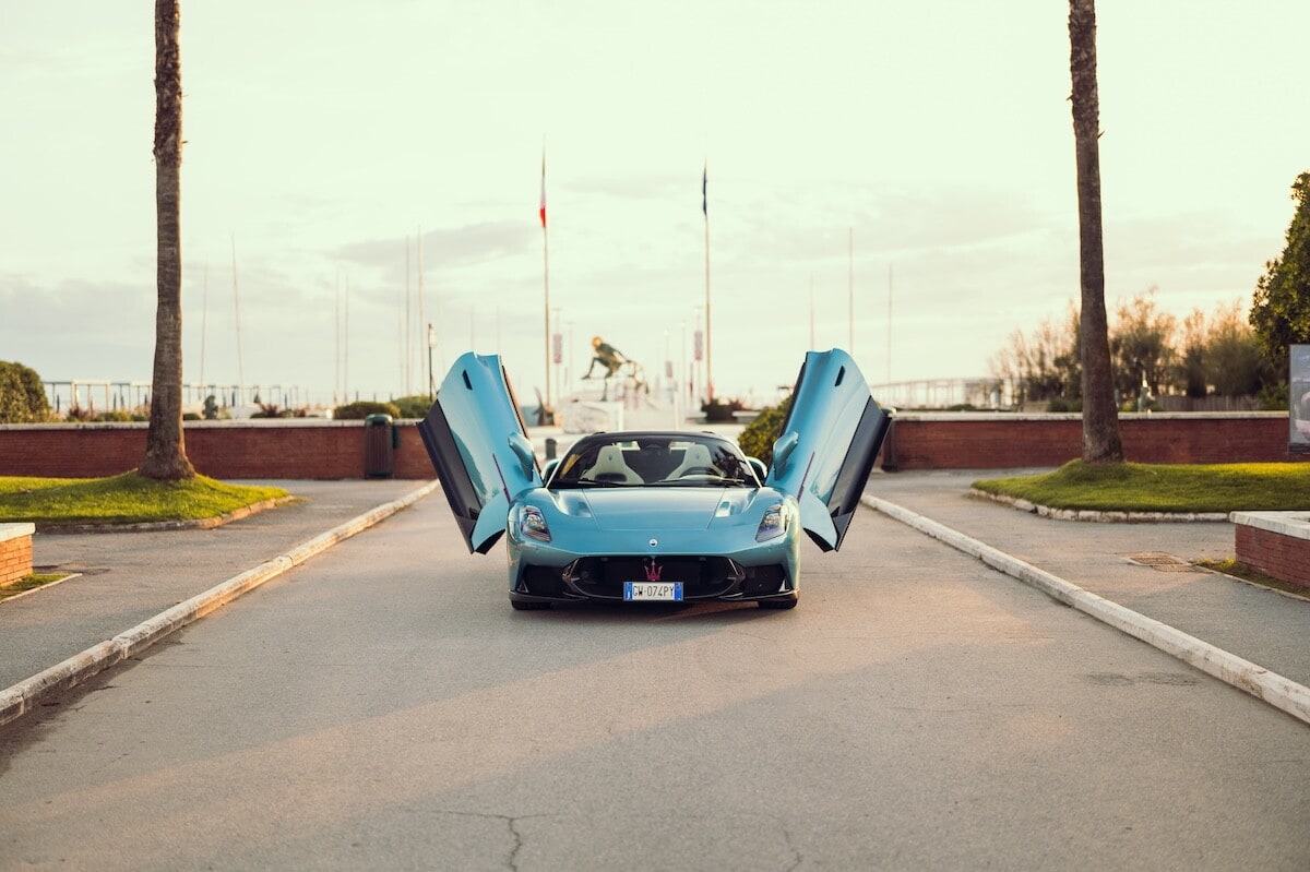 Maserati MCPura e MCPura Cielo su strada