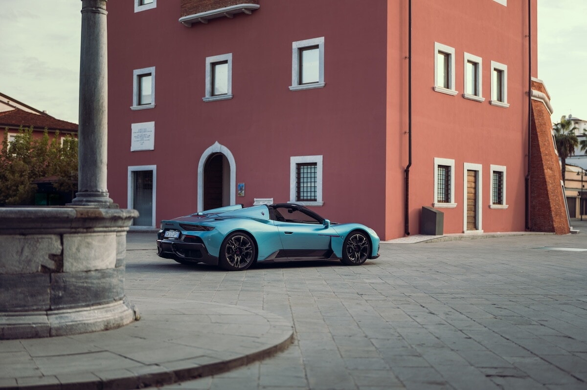 Maserati MCPura e MCPura Cielo su strada