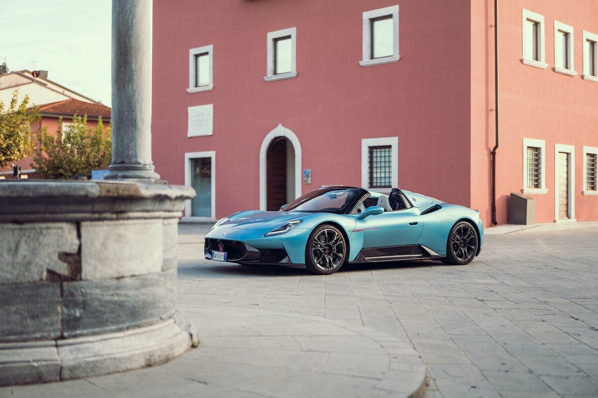 Maserati MCPura e MCPura Cielo su strada