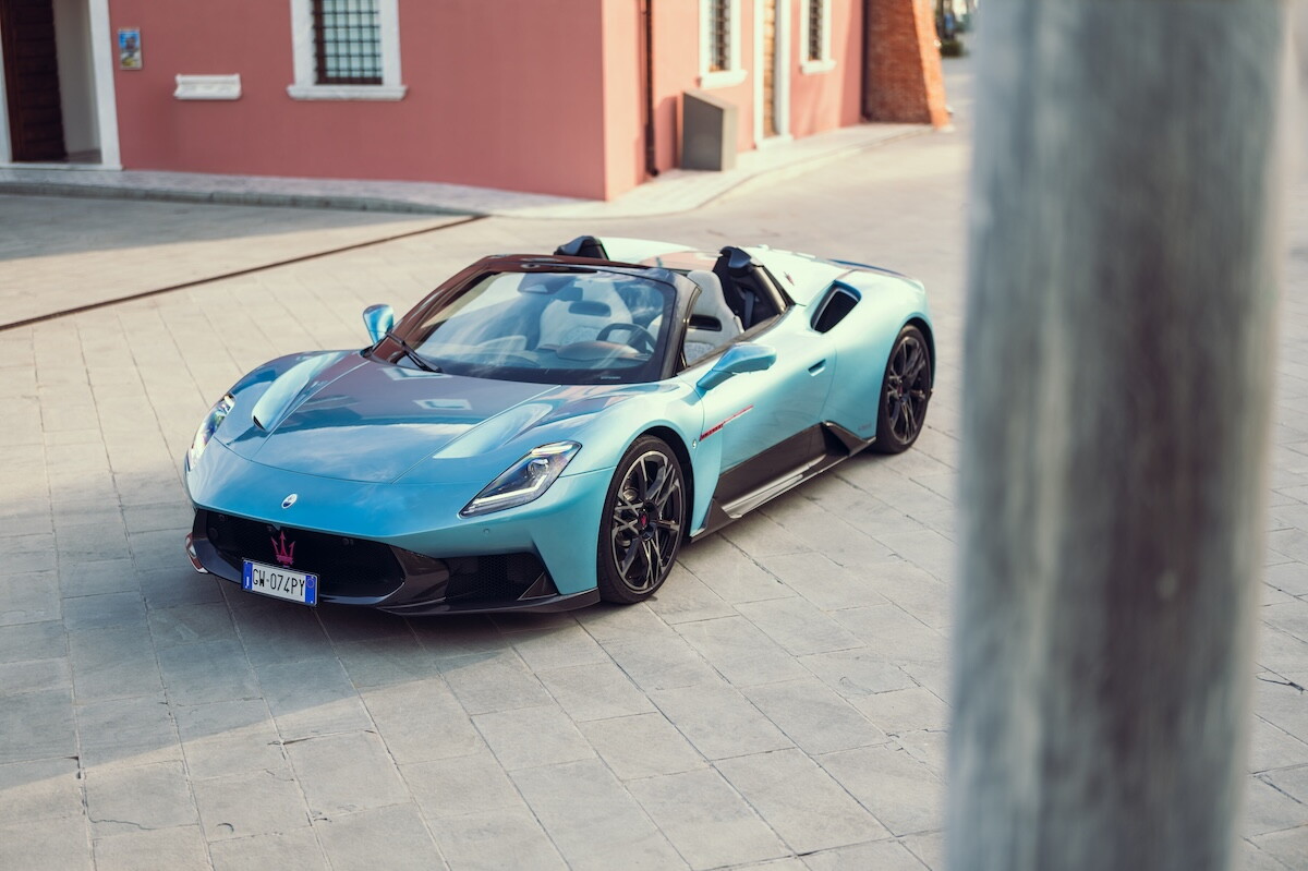 Maserati MCPura e MCPura Cielo su strada