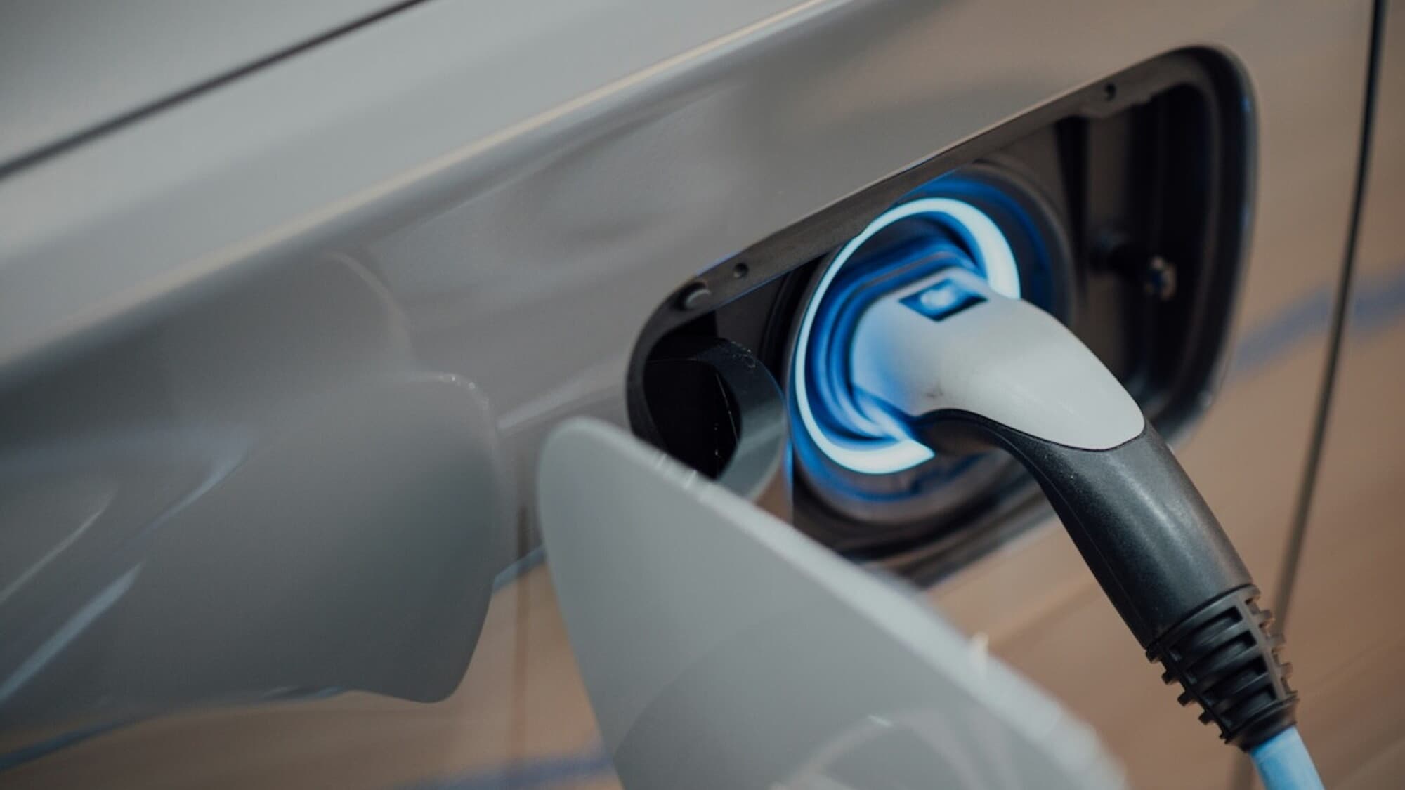 Auto UE: le proposte dei costruttori rischiano di dimezzare le vendite di elettriche