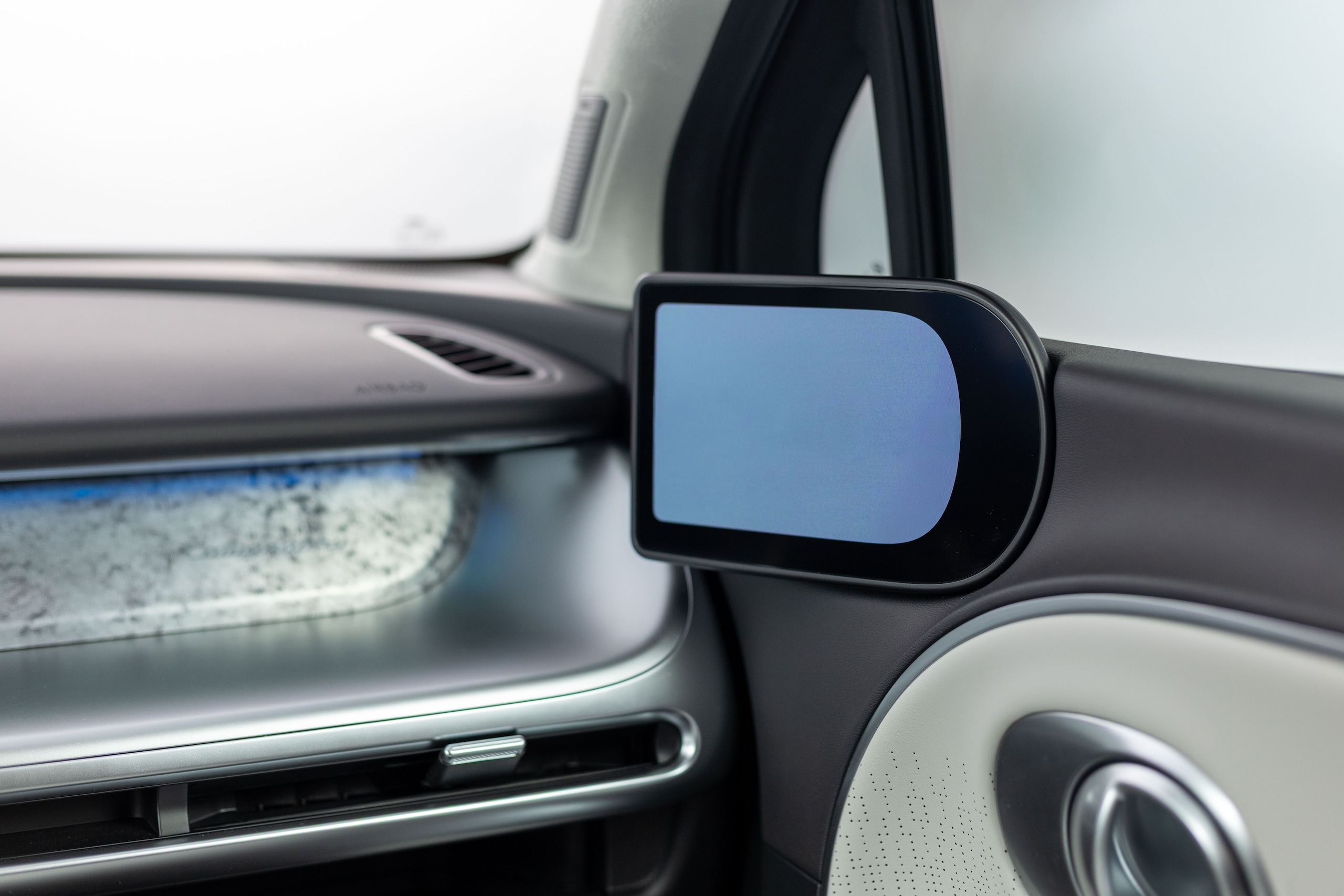 Hyundai Ioniq 9, l'ammiraglia elettrica su strada