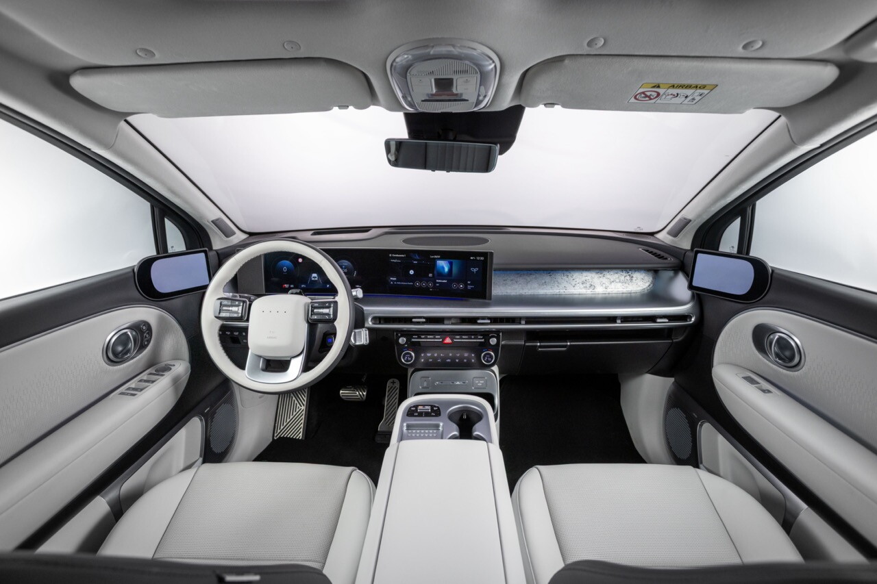 Hyundai Ioniq 9, l'ammiraglia elettrica su strada