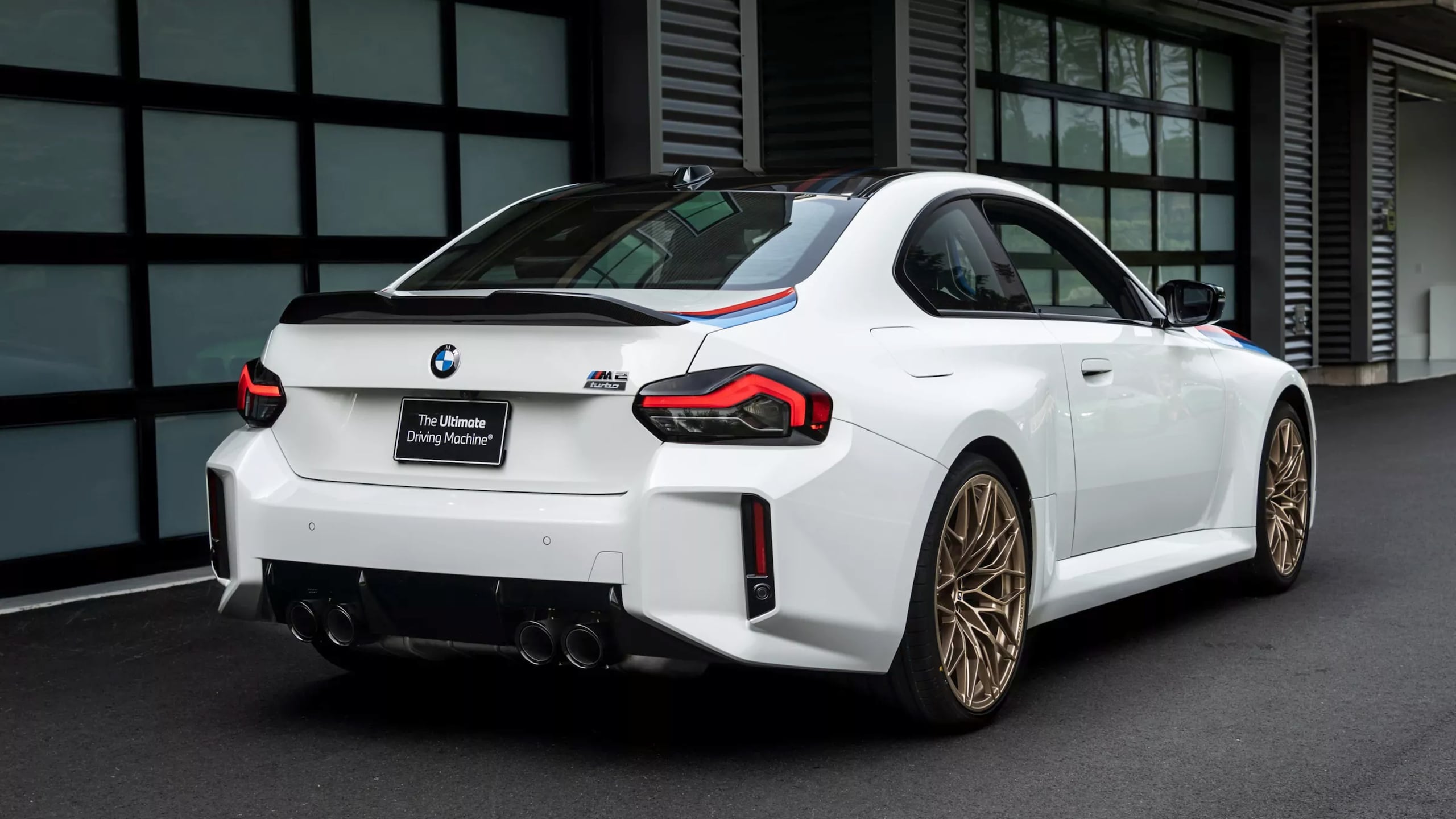 BMW M2 Turbo Design Edition 2026, tributo alla storica 2002 Turbo