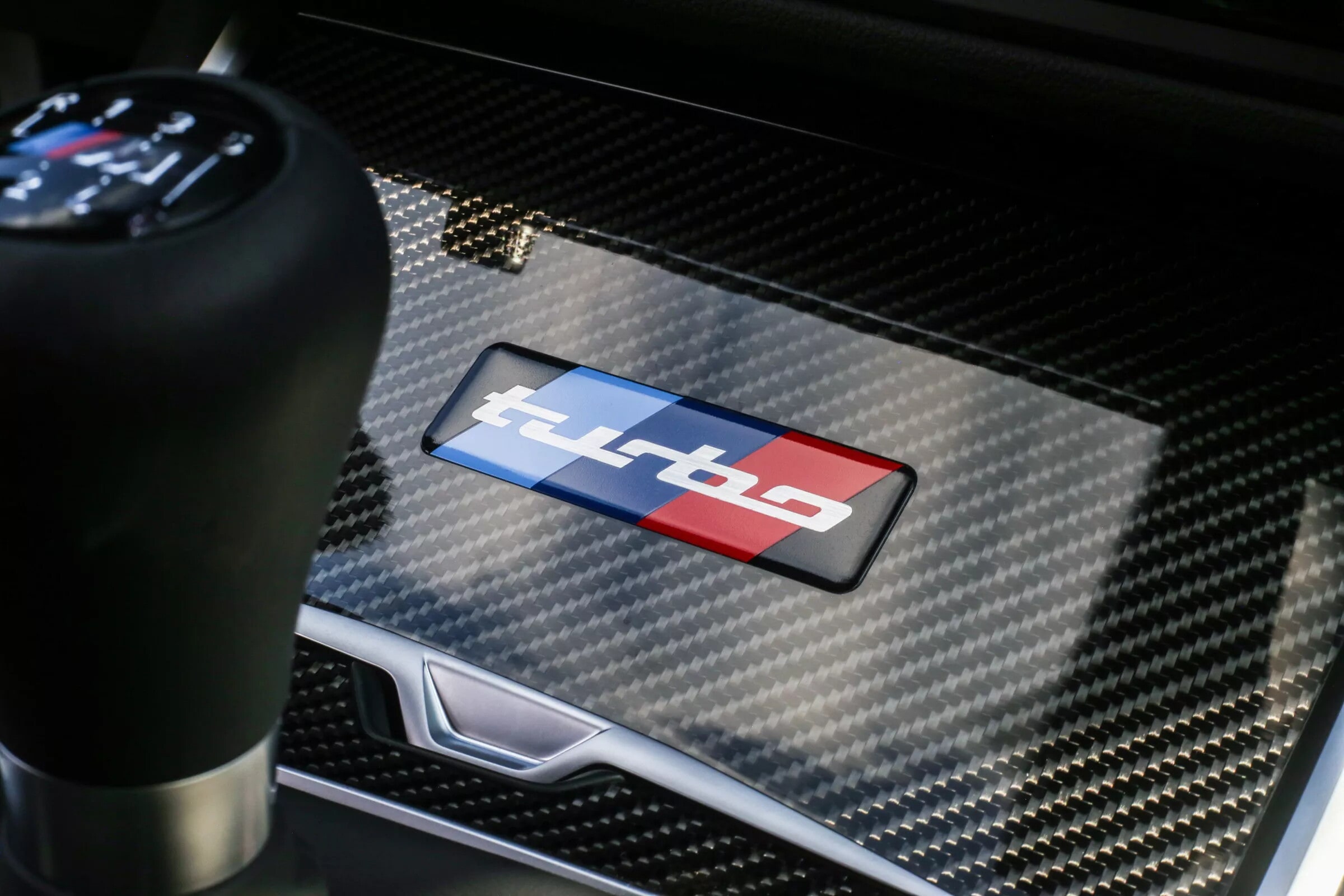 BMW M2 Turbo Design Edition 2026, tributo alla storica 2002 Turbo