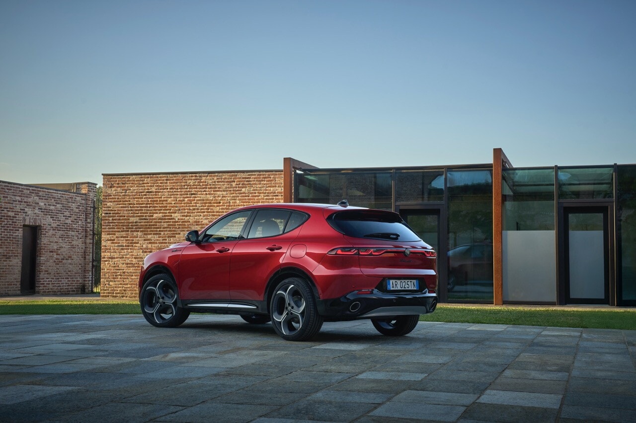 Alfa Romeo Tonale restyling cambia faccia