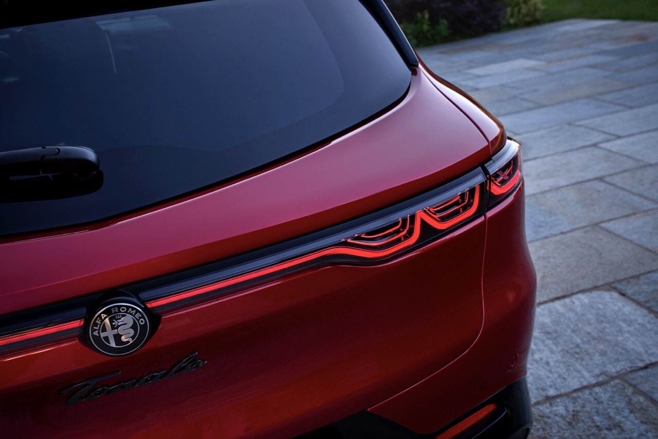 Alfa Romeo Tonale restyling cambia faccia