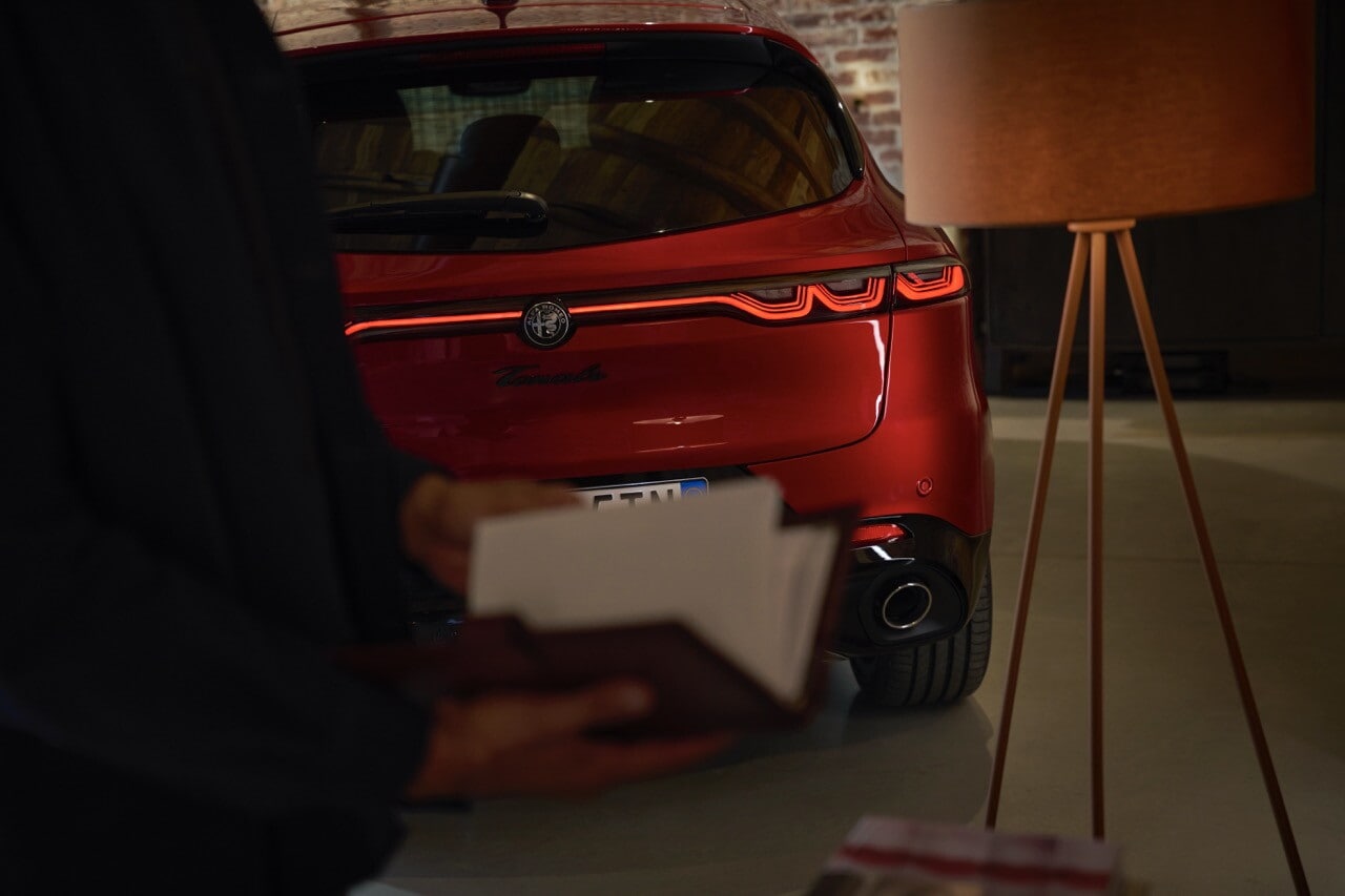 Alfa Romeo Tonale restyling cambia faccia