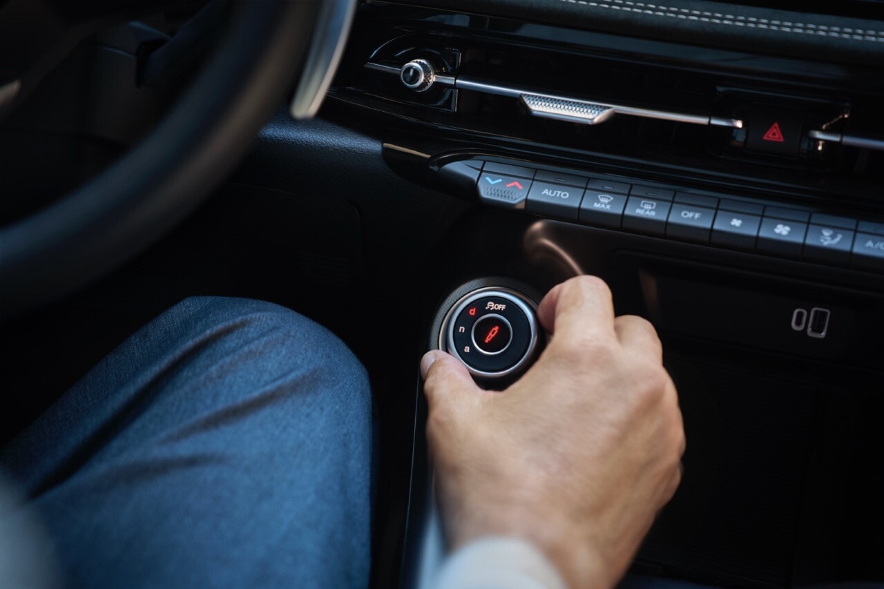 Alfa Romeo Tonale restyling cambia faccia