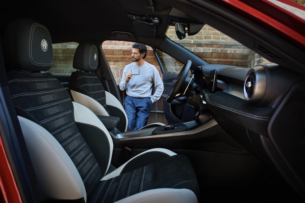 Alfa Romeo Tonale restyling cambia faccia