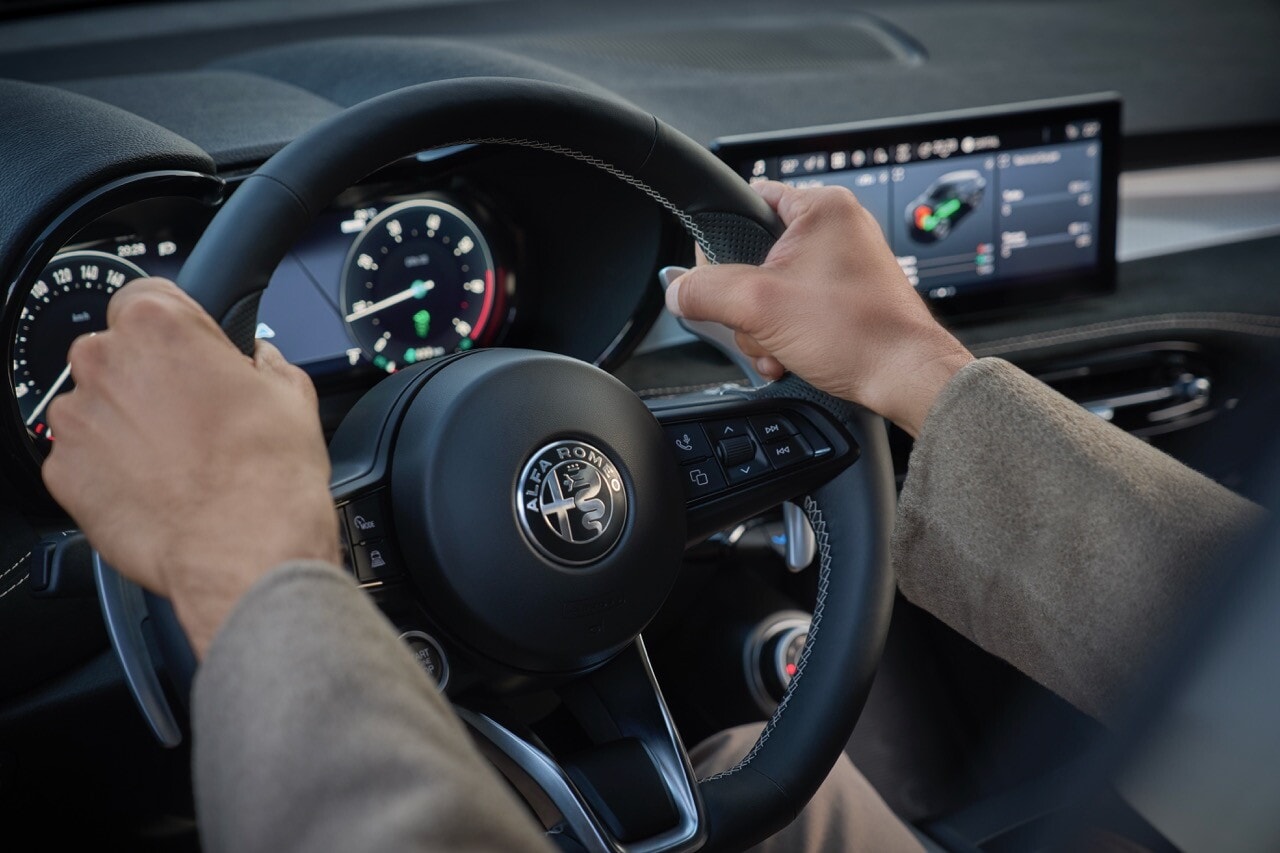 Alfa Romeo Tonale restyling cambia faccia