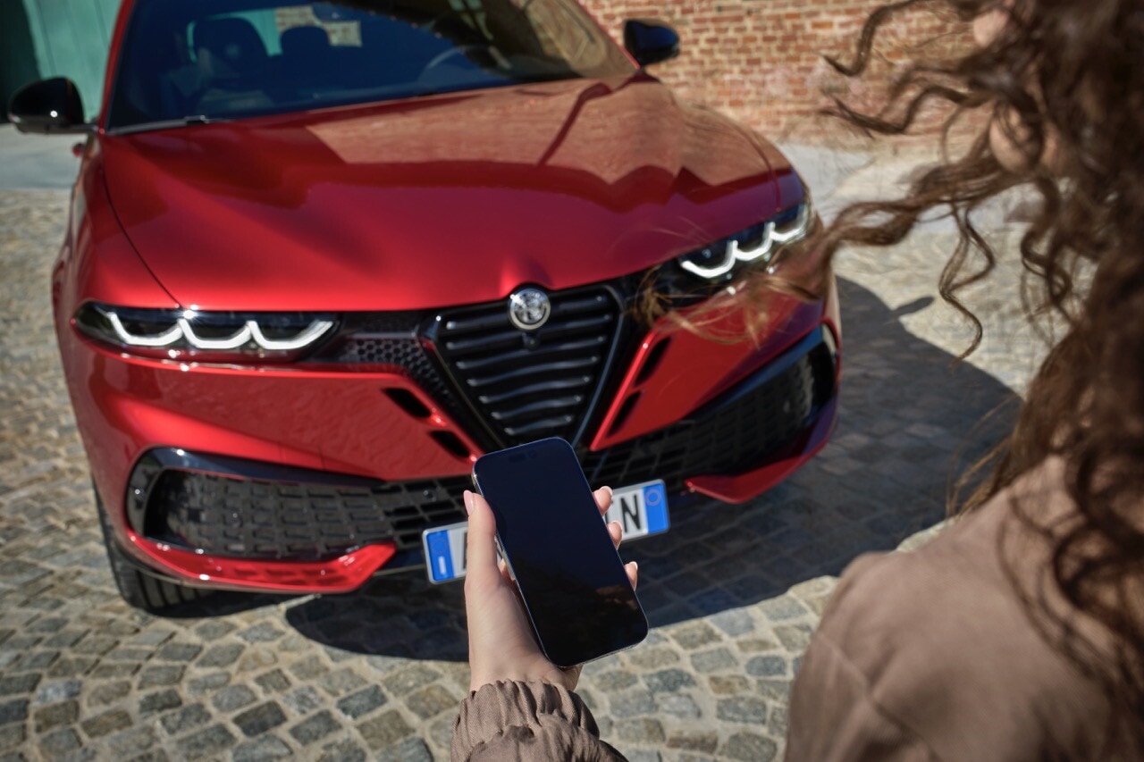 Alfa Romeo Tonale restyling cambia faccia