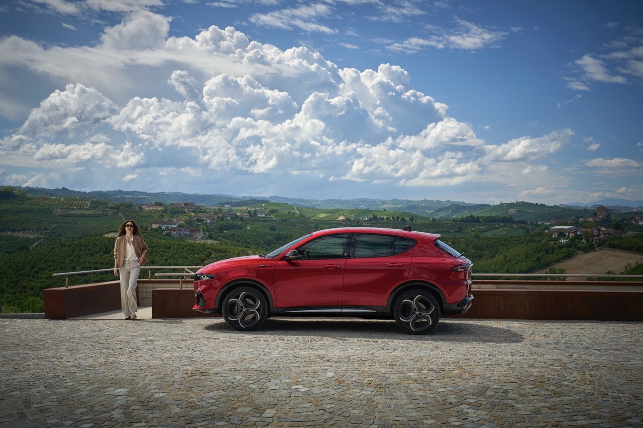 Alfa Romeo Tonale restyling cambia faccia