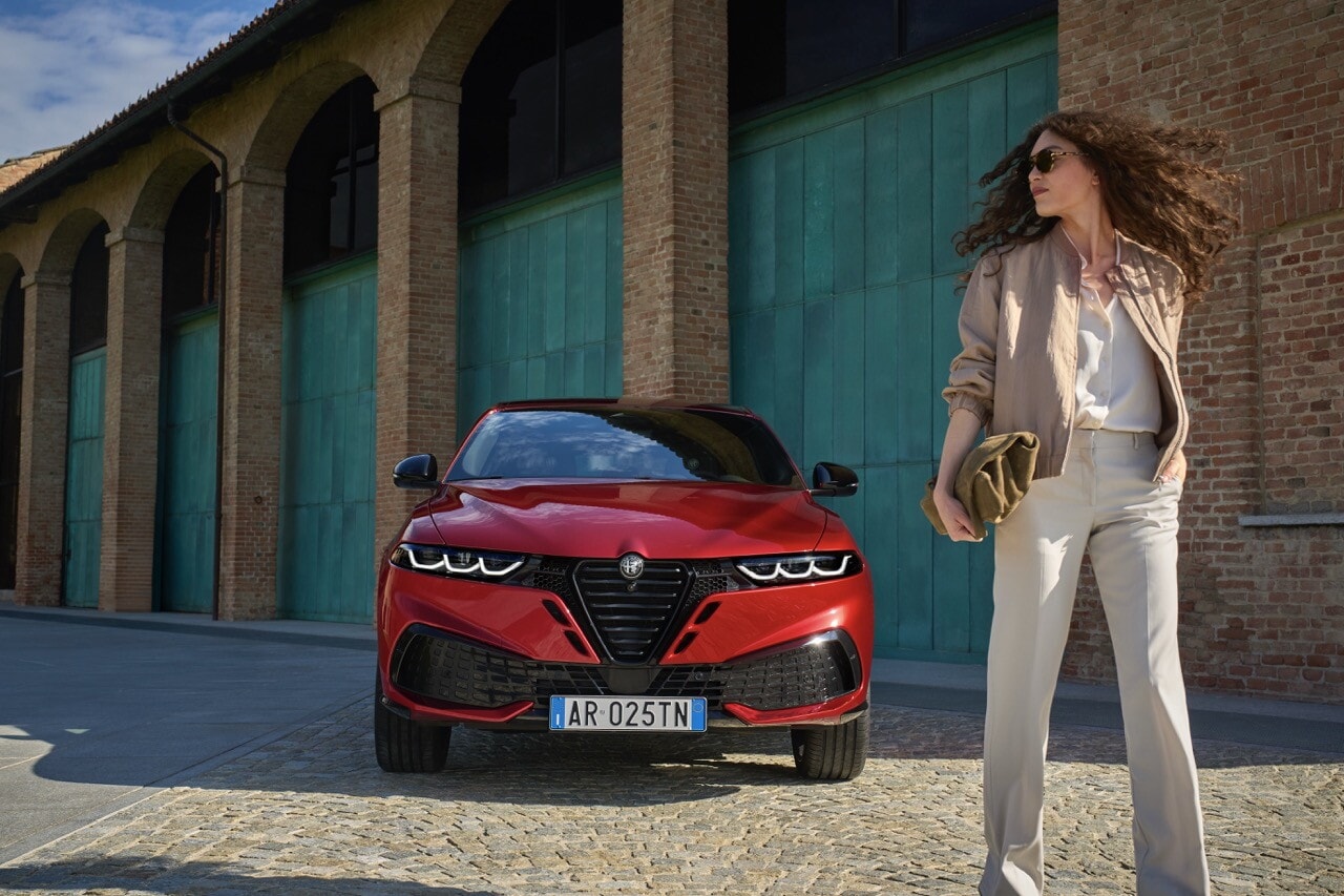 Alfa Romeo Tonale restyling cambia faccia