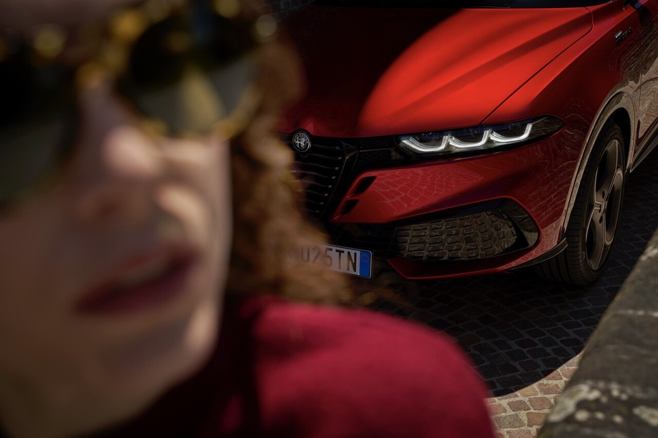 Alfa Romeo Tonale restyling cambia faccia