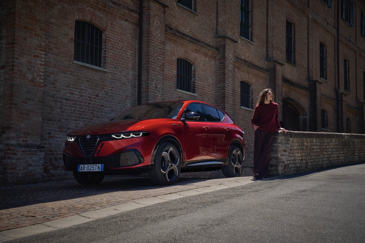 Alfa Romeo Tonale restyling cambia faccia