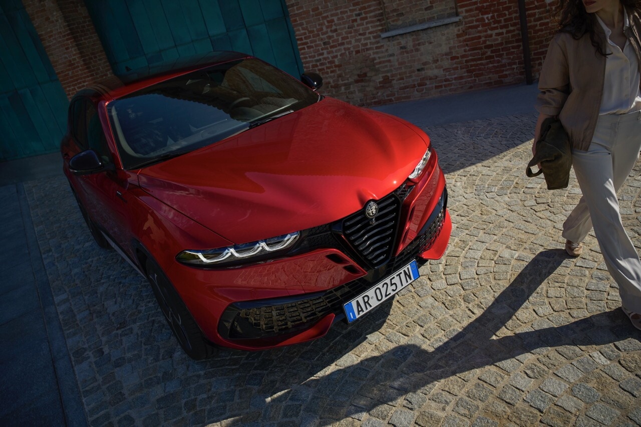 Alfa Romeo Tonale restyling cambia faccia