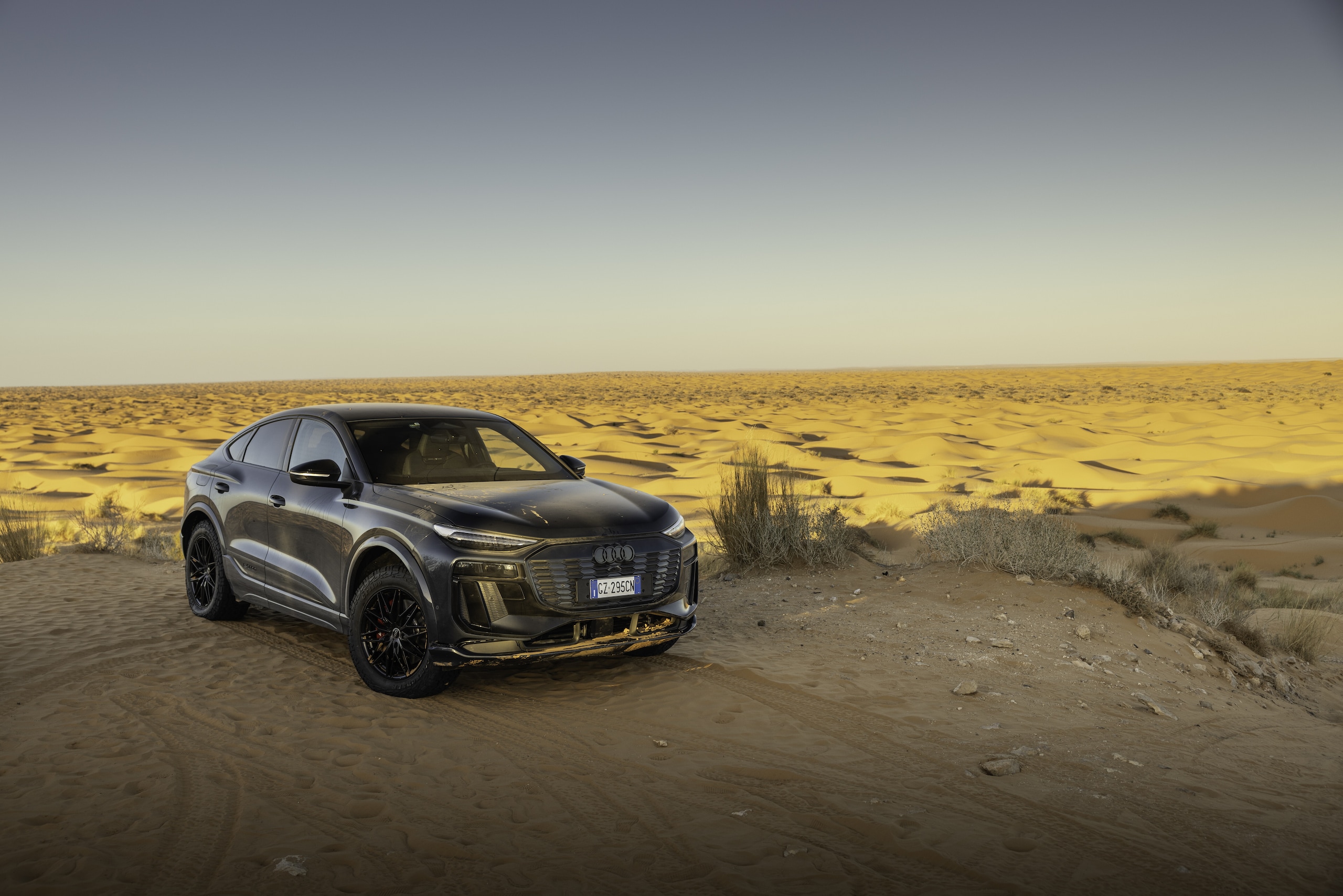 Audi SQ6, sfida al deserto 