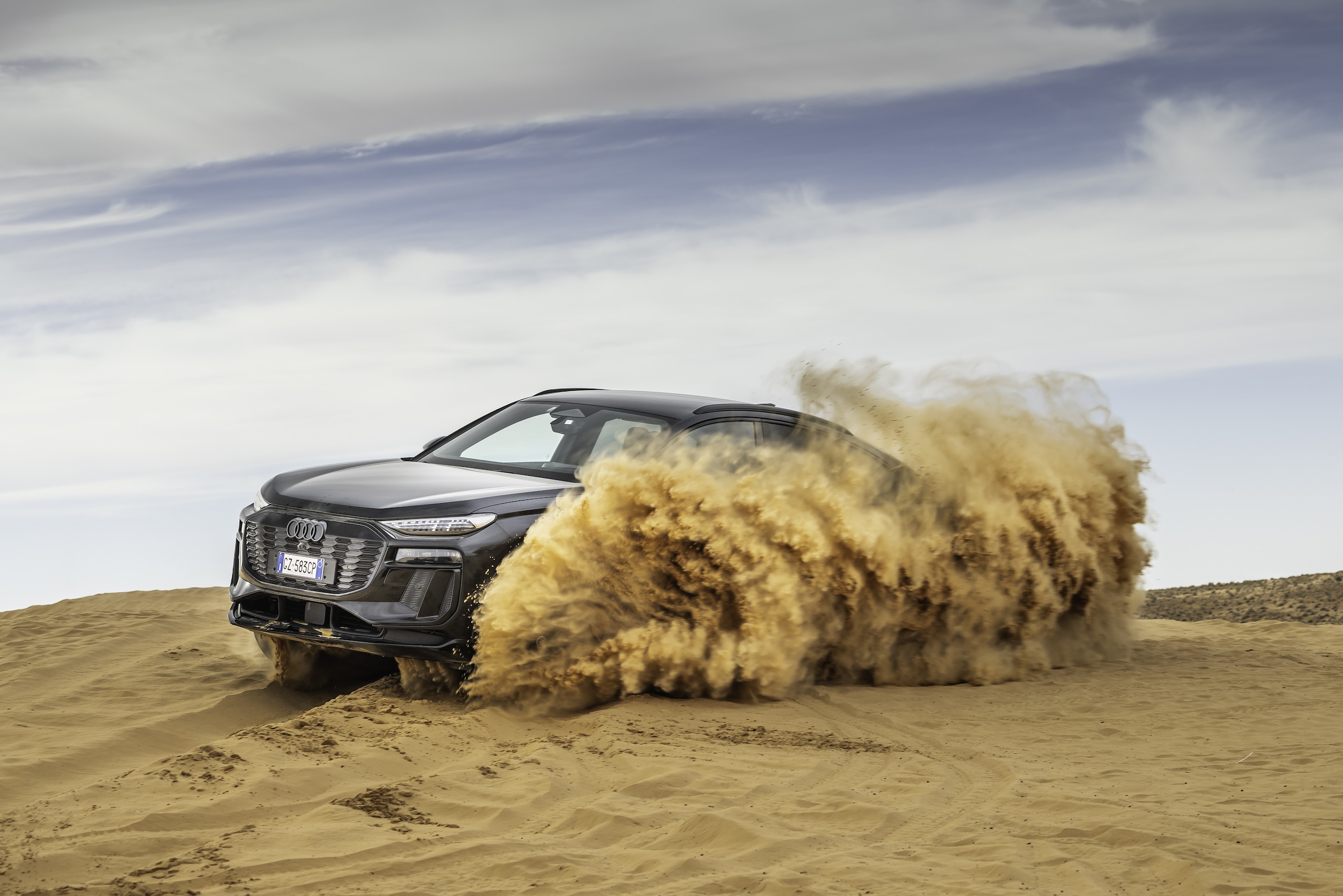Audi SQ6, sfida al deserto 