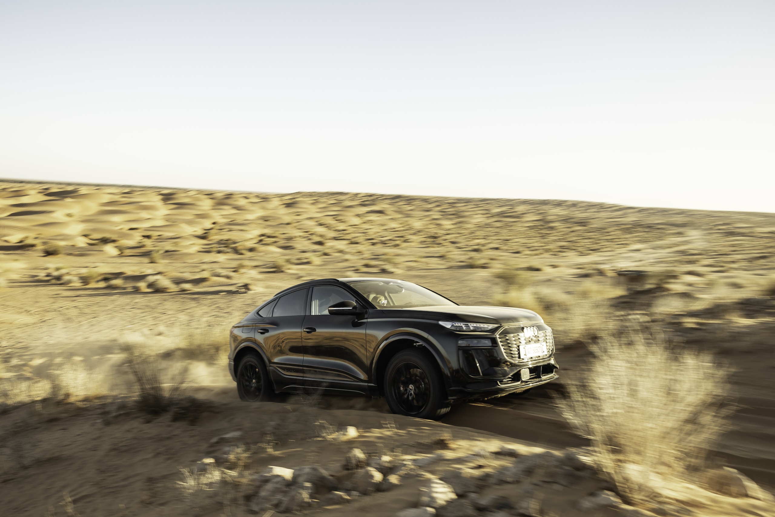 Audi SQ6, sfida al deserto 