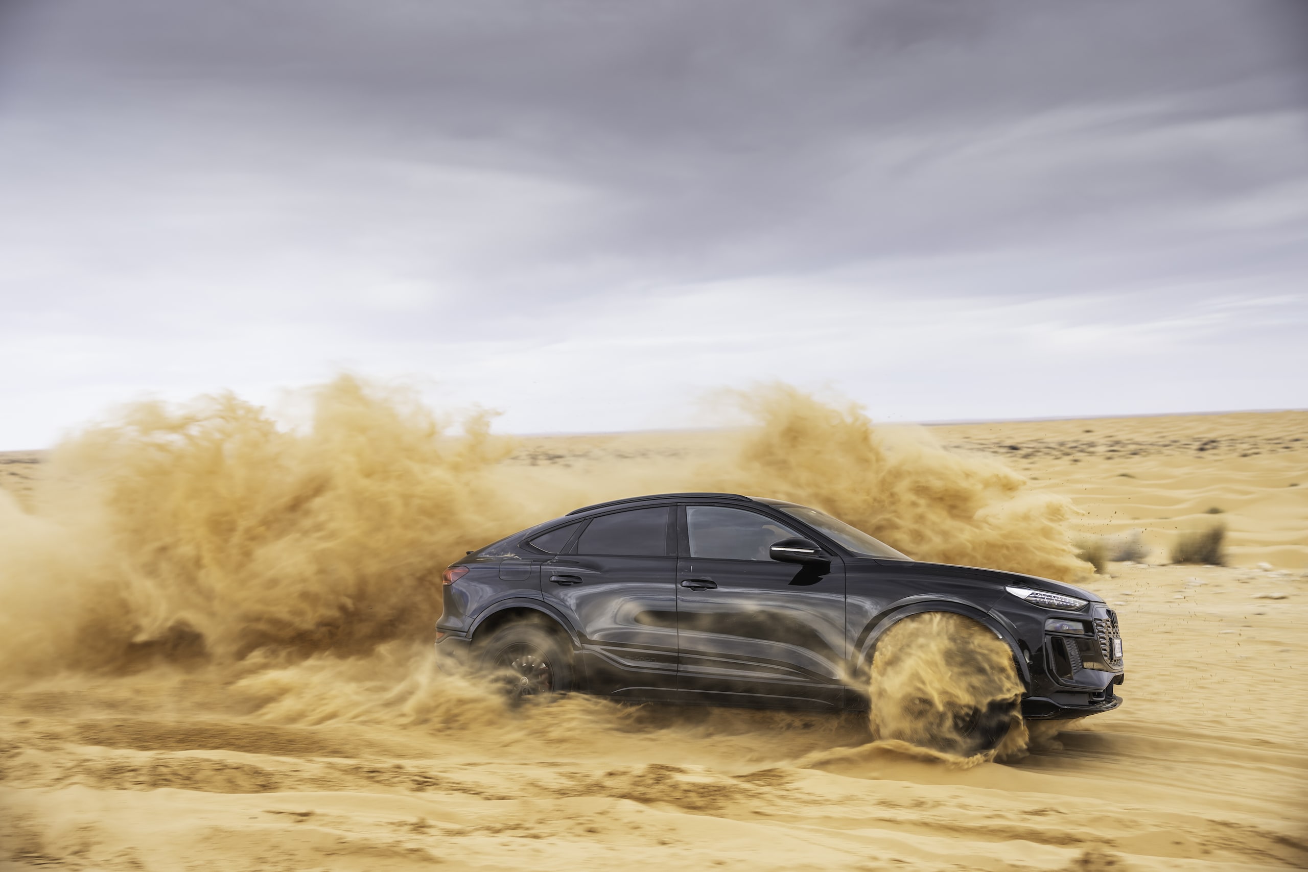 Audi SQ6, sfida al deserto 