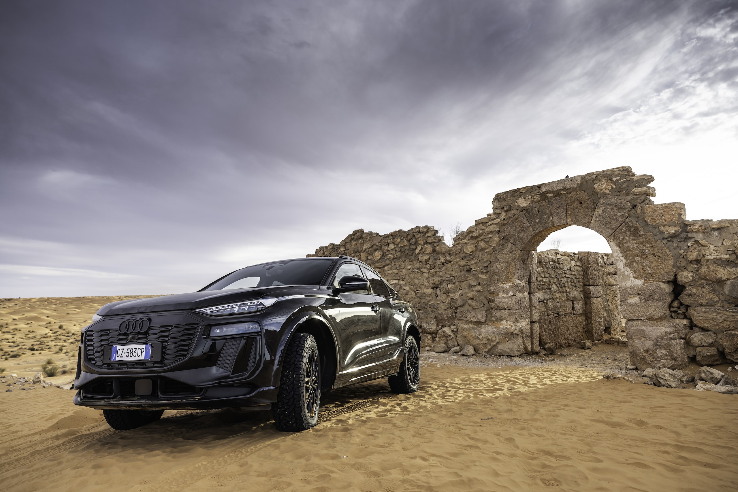 Audi SQ6, sfida al deserto 