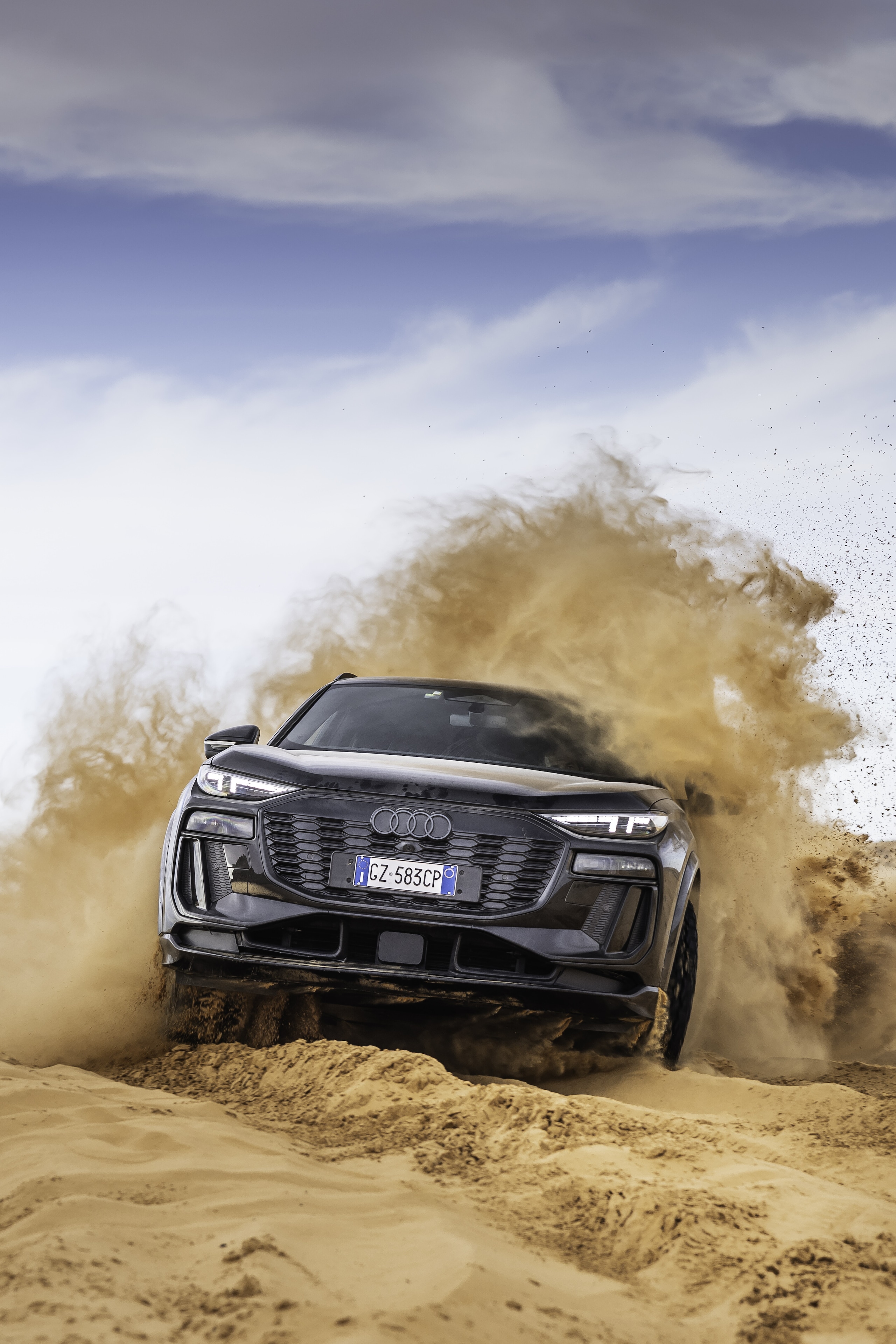 Audi SQ6, sfida al deserto 