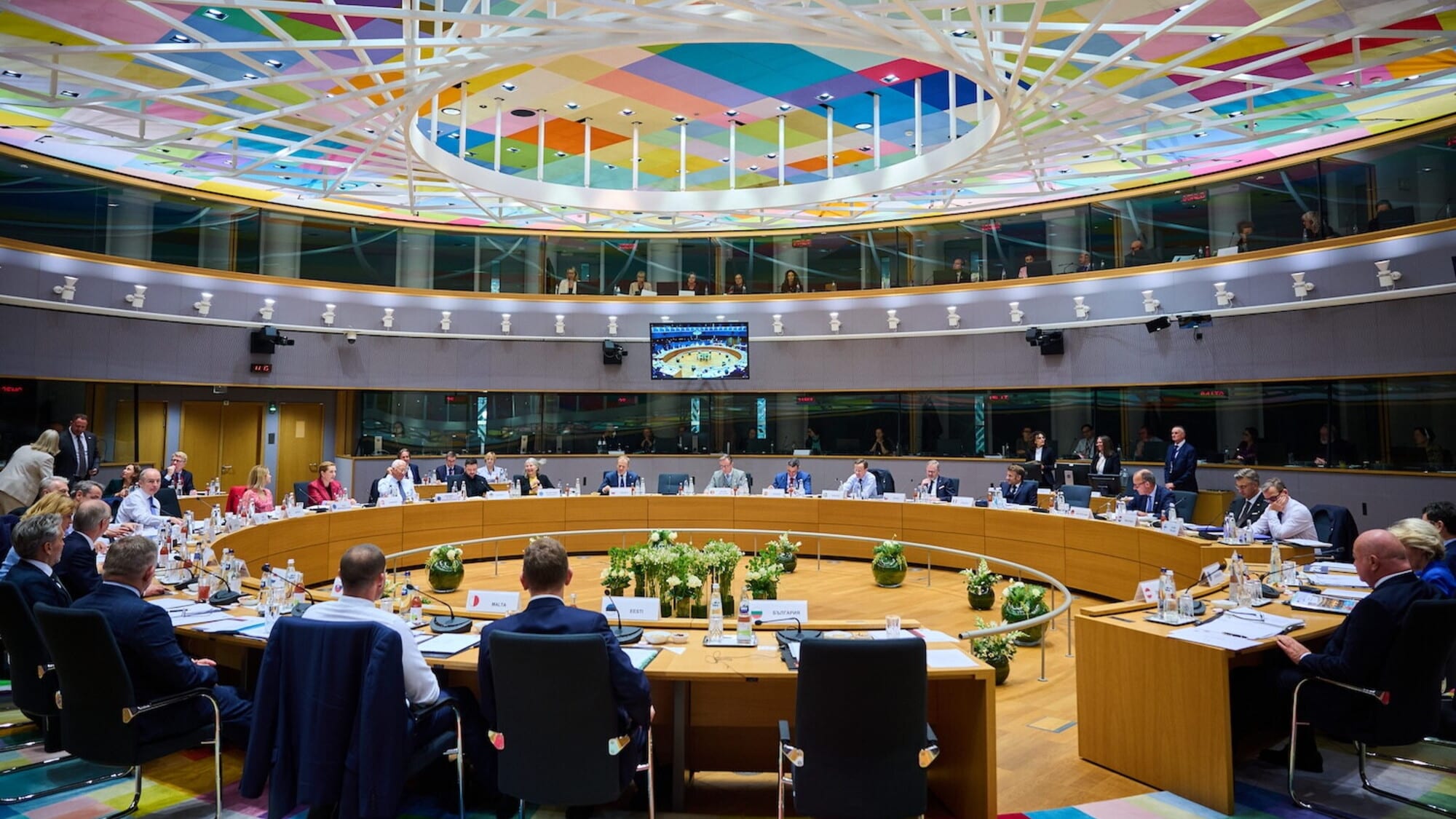 Consiglio europeo, il tema auto centrale nel confronto Meloni e von der Leyen