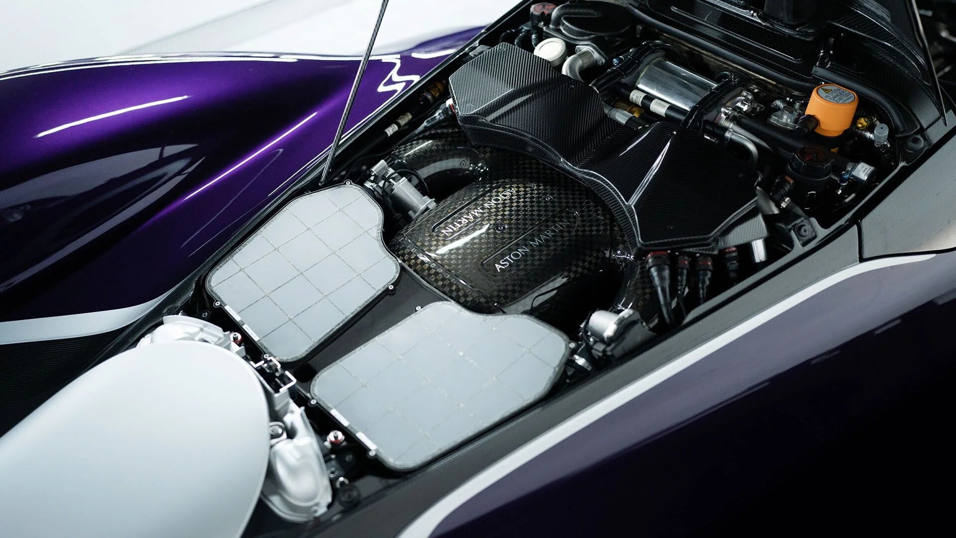 La Aston Martin Valkyrie Spider numero 39 è in vendita