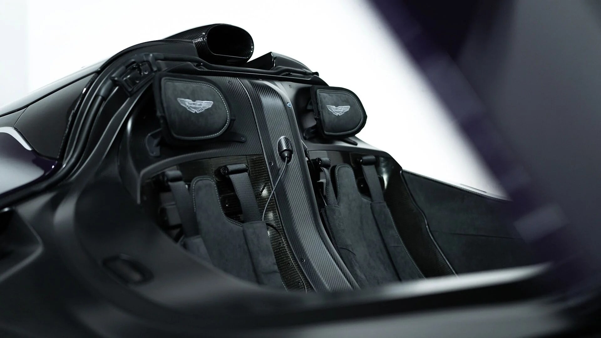 La Aston Martin Valkyrie Spider numero 39 è in vendita