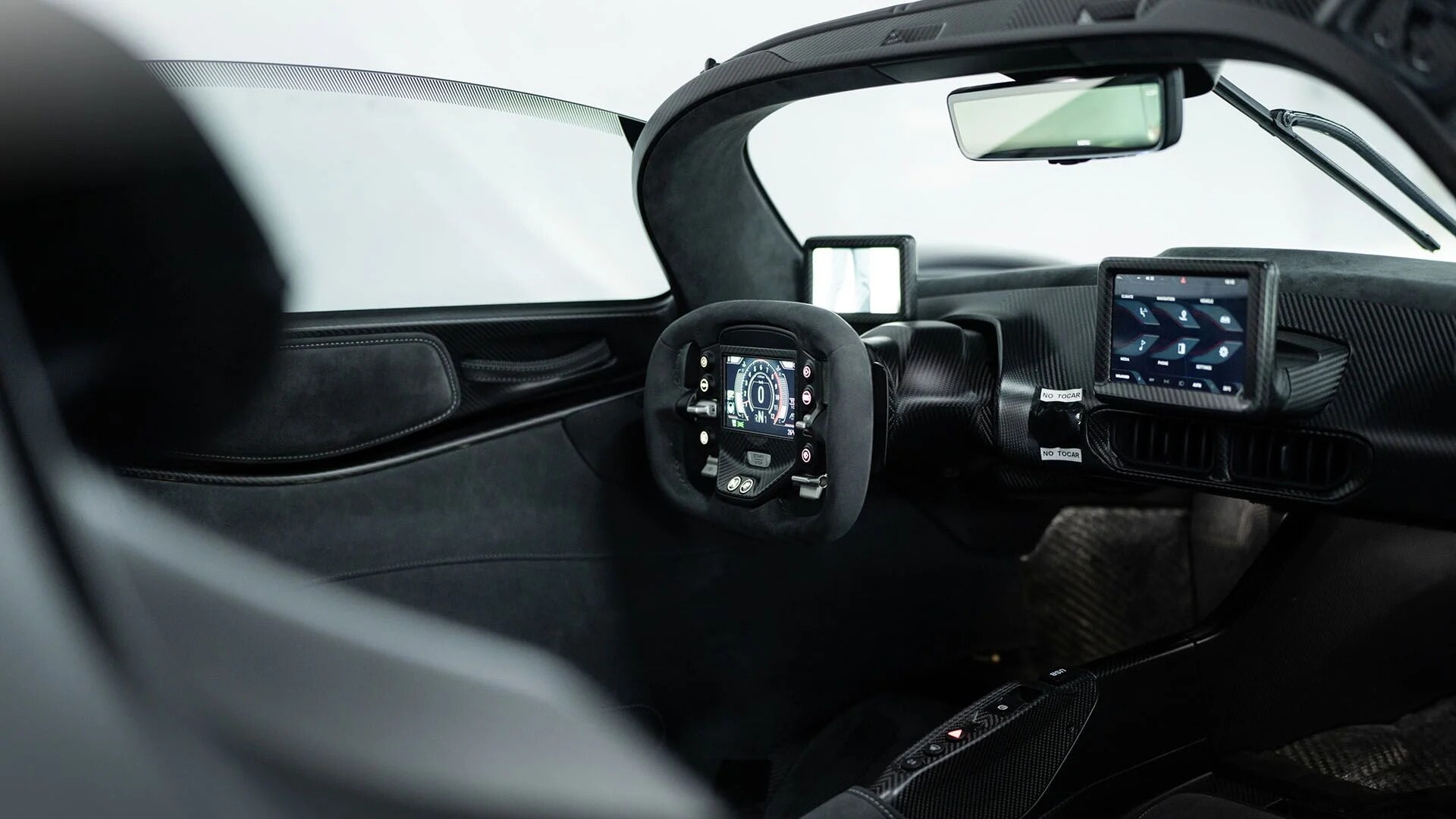 La Aston Martin Valkyrie Spider numero 39 è in vendita