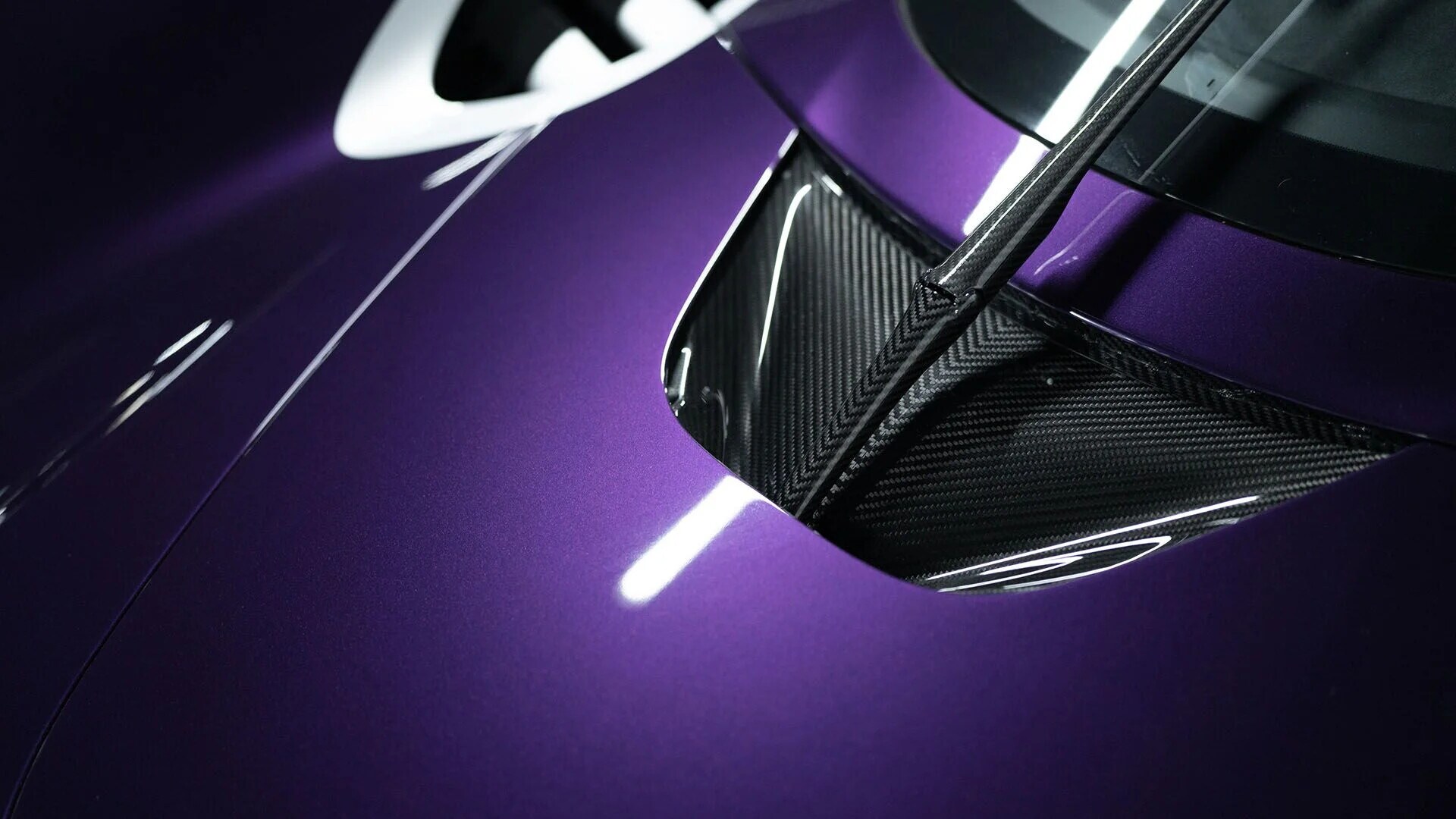 La Aston Martin Valkyrie Spider numero 39 è in vendita