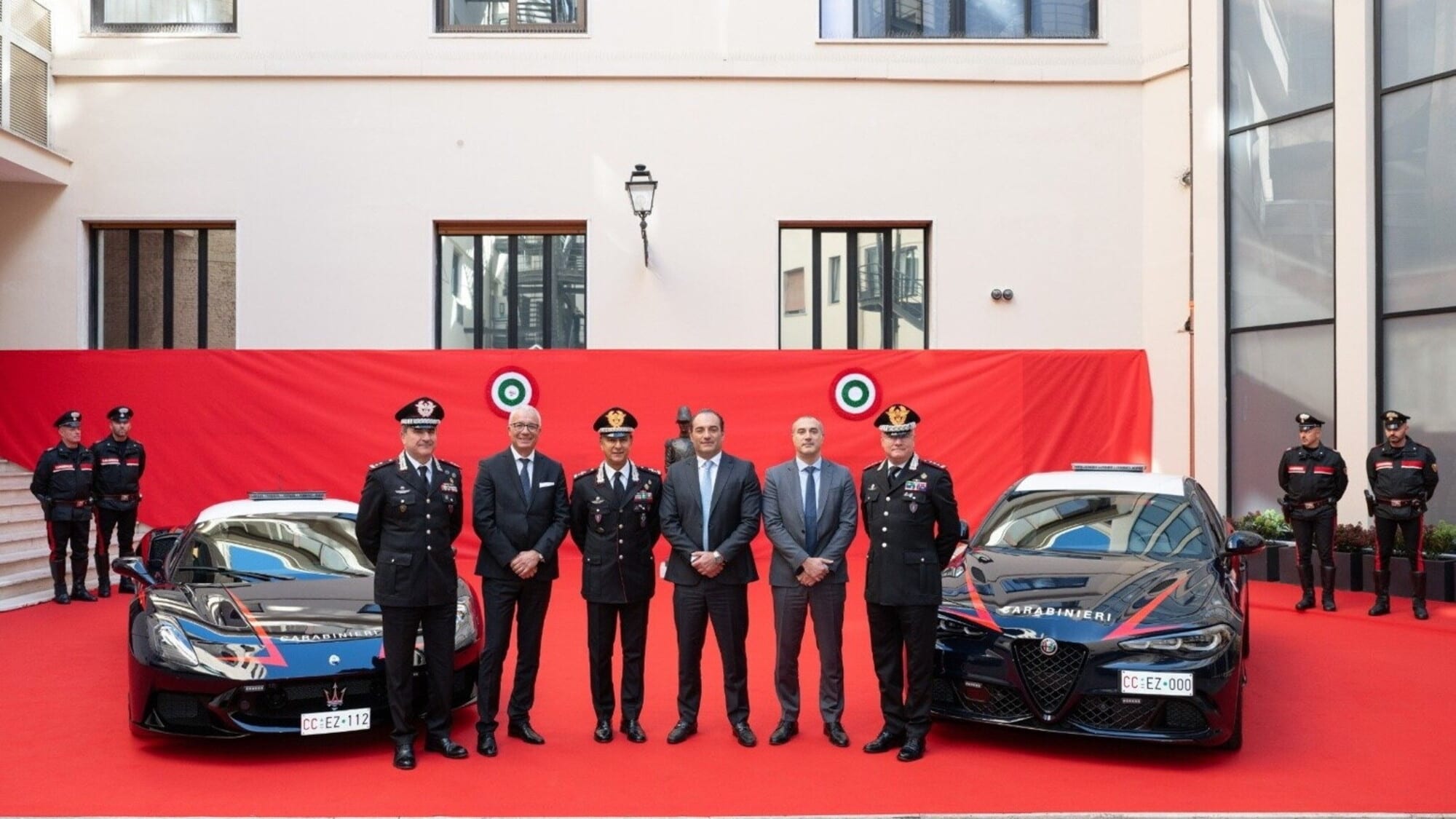 Maserati McPura "in divisa", insieme a Giulia Quadrifoglio per le missioni sanitarie dei Carabinieri