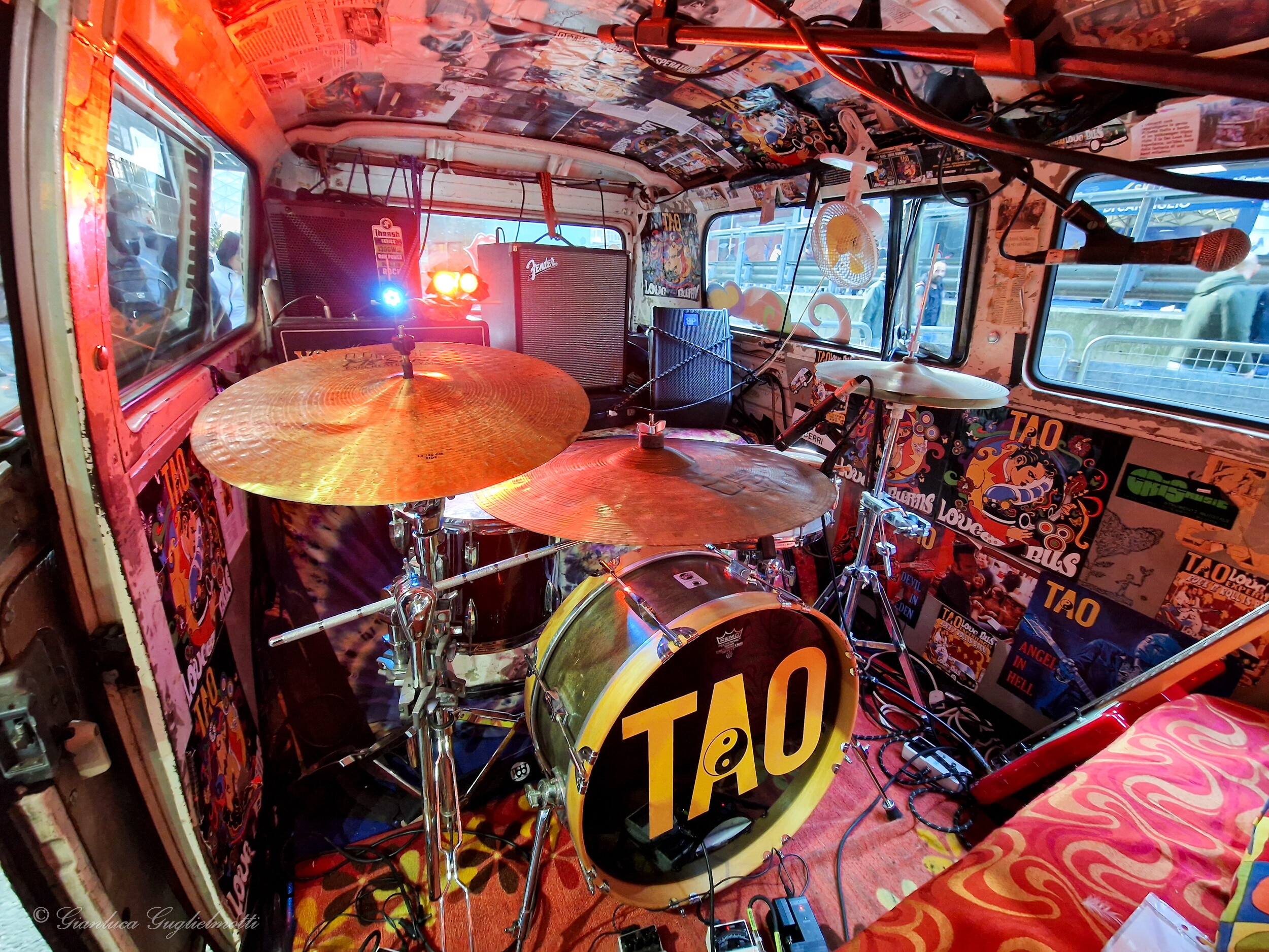 Le FOTO del TAO Love Bus Experience, Volkswagen T2 da concerto