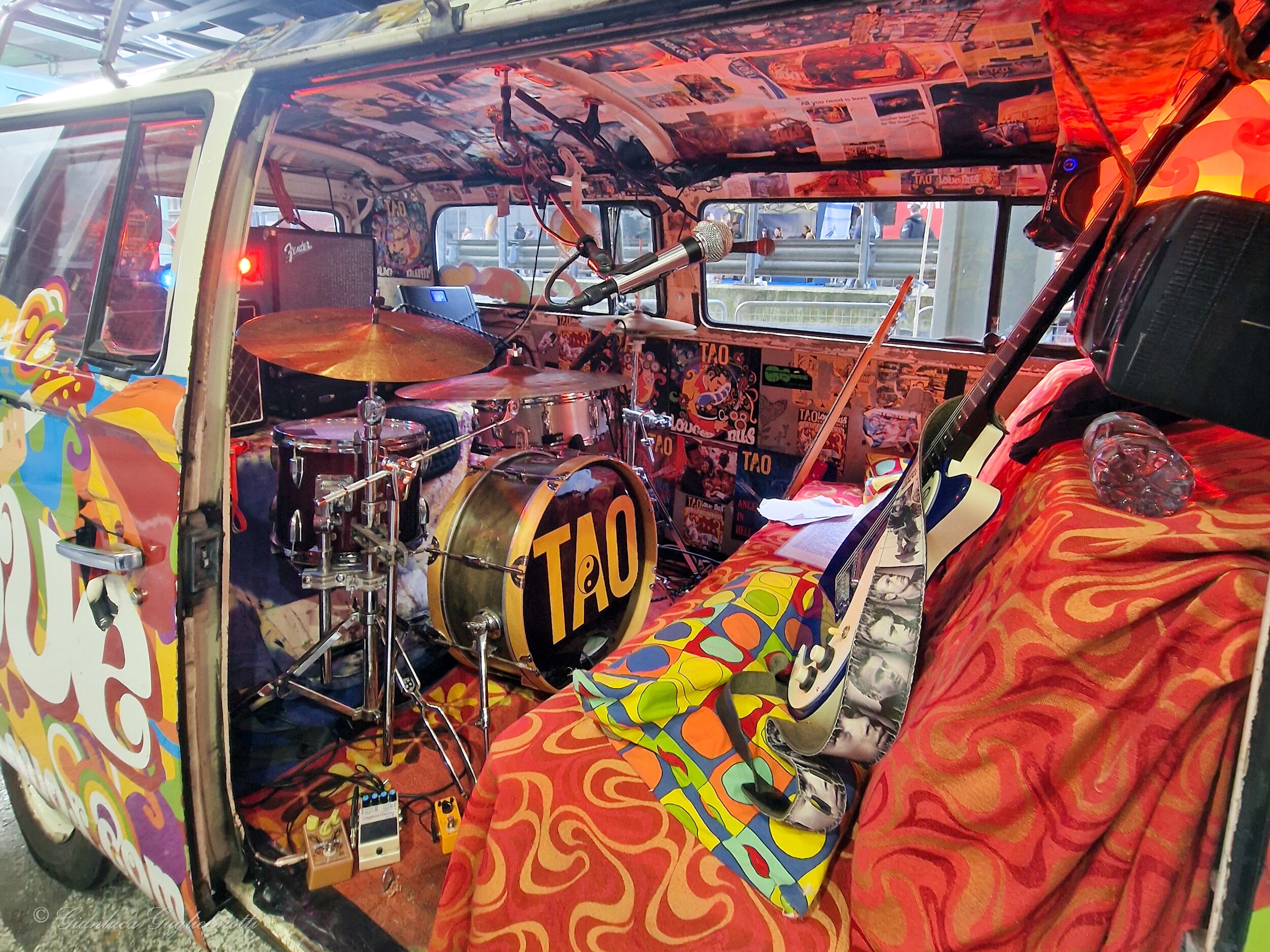 Le FOTO del TAO Love Bus Experience, Volkswagen T2 da concerto