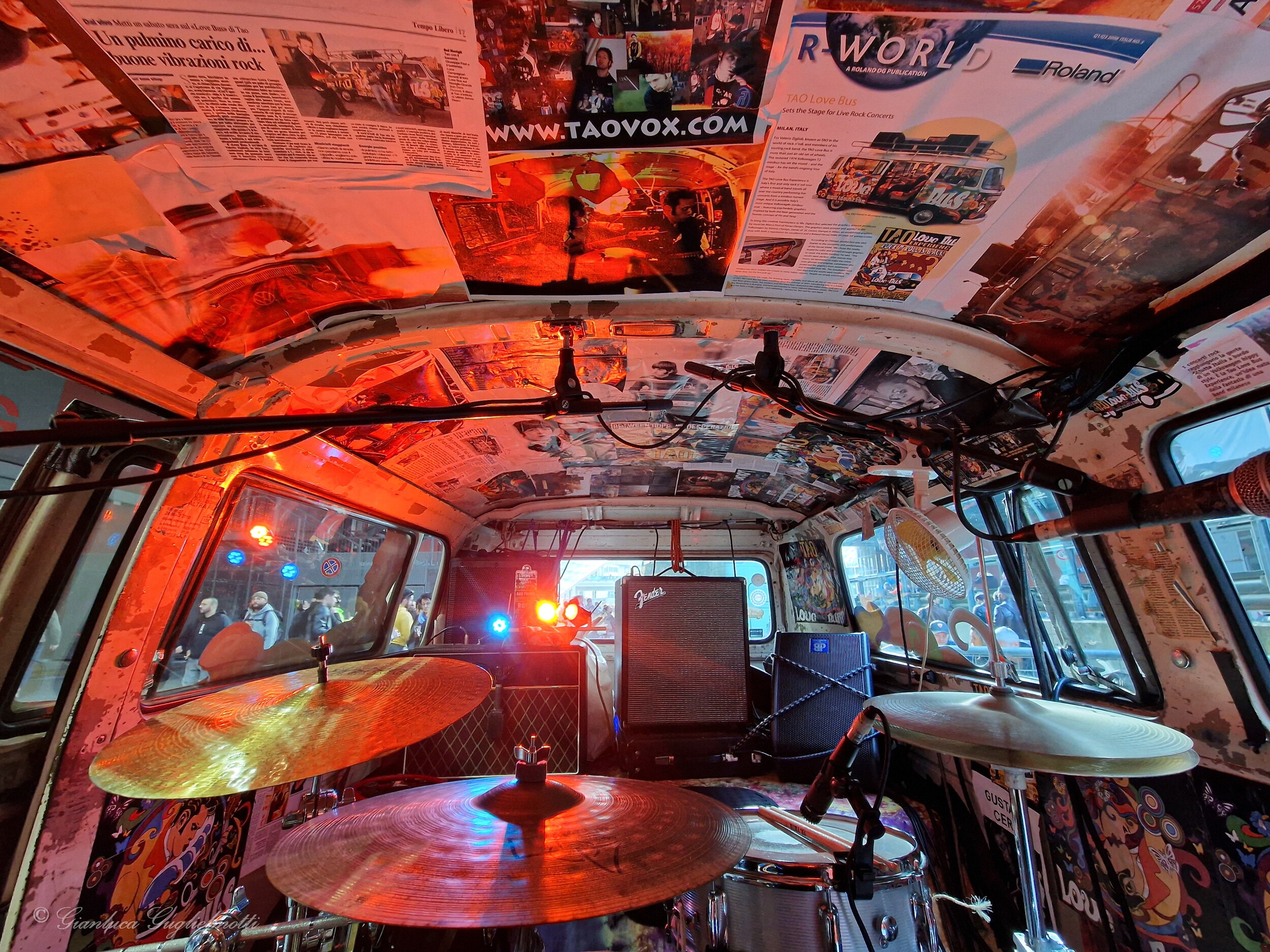 Le FOTO del TAO Love Bus Experience, Volkswagen T2 da concerto