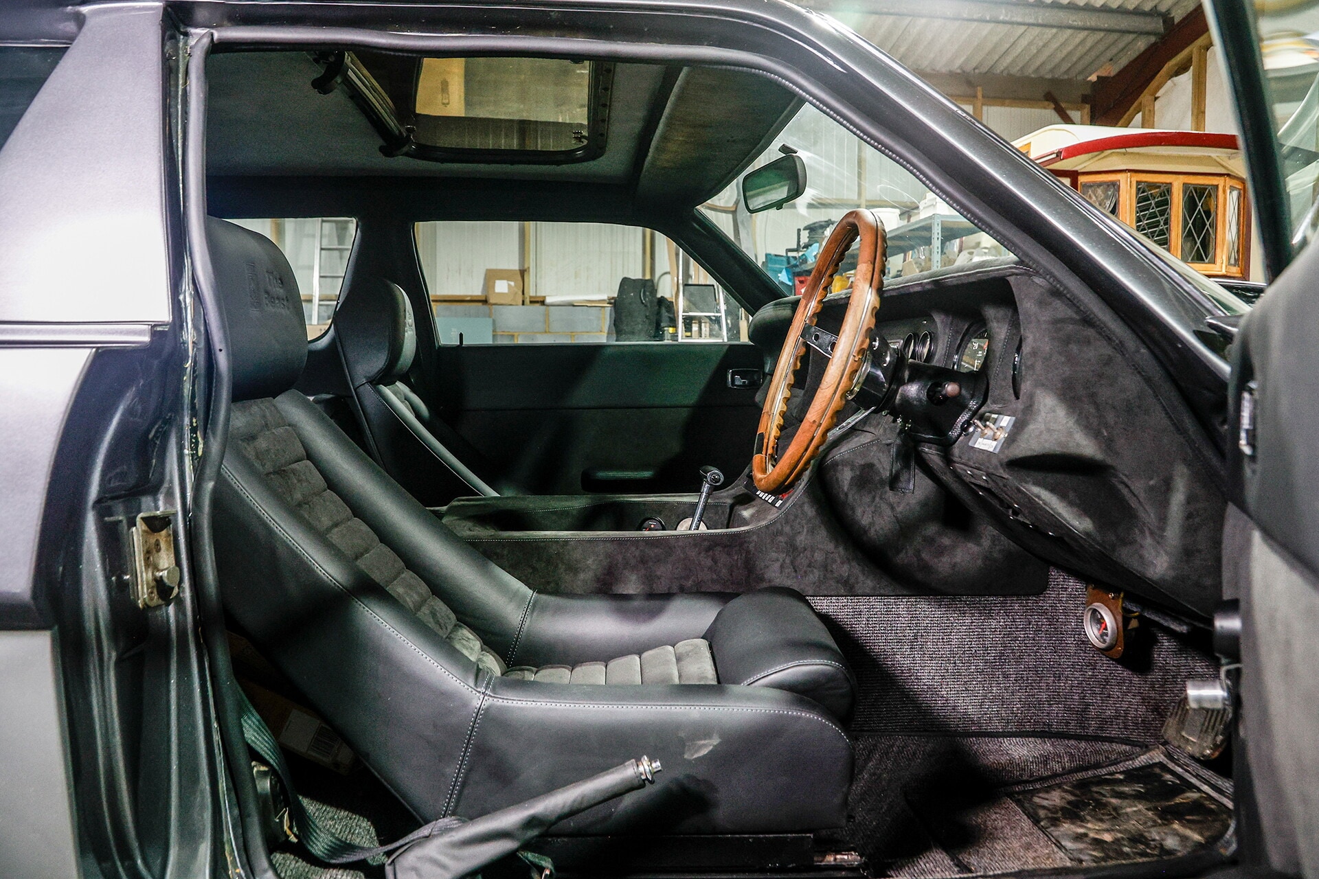 Le foto di "The Beast", one-off con motore aeronautico Rolls-Royce Merlin